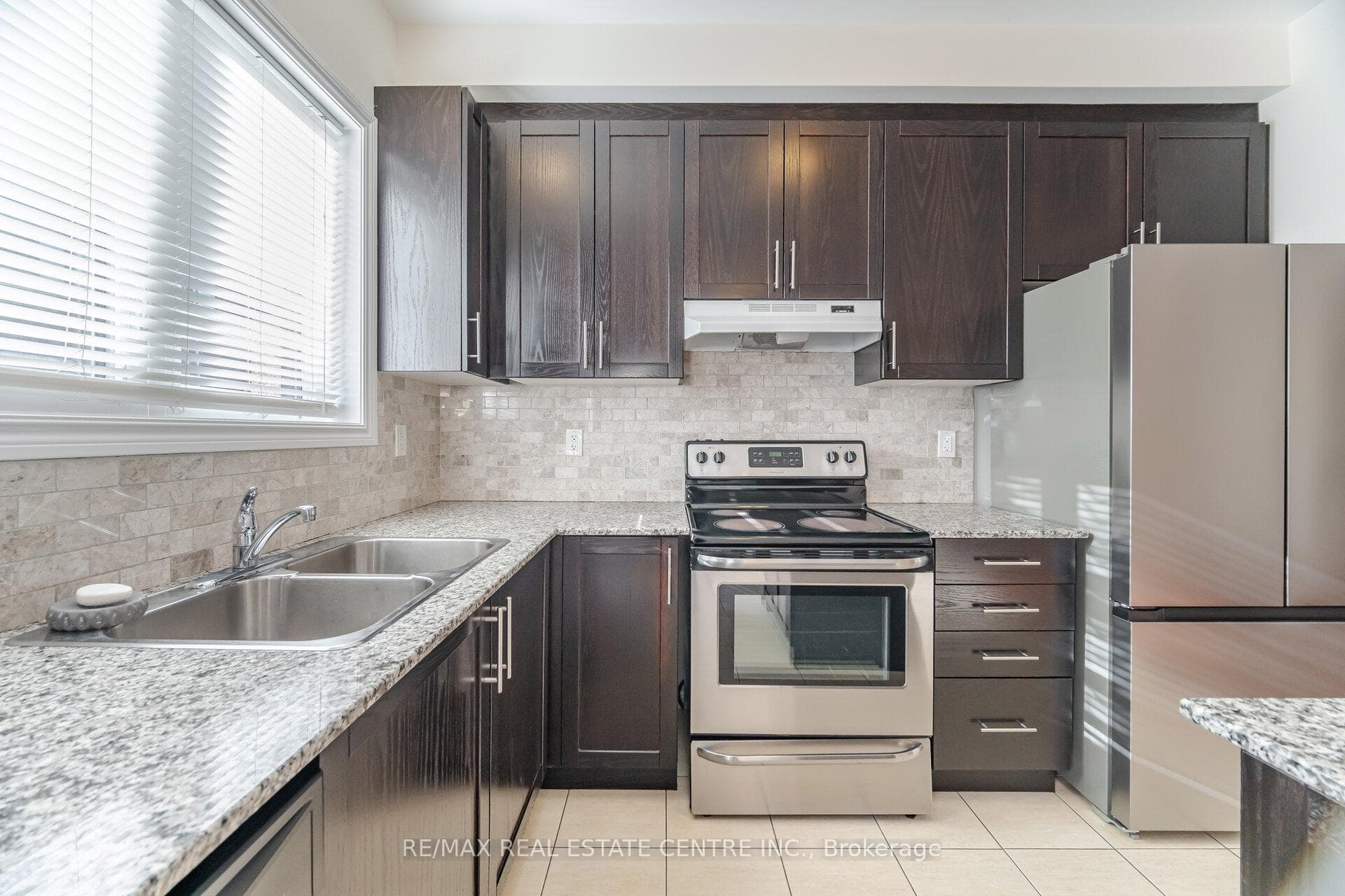 11 Yately Street - Townhouse photo 11 of 29 in Brampton, Ontario