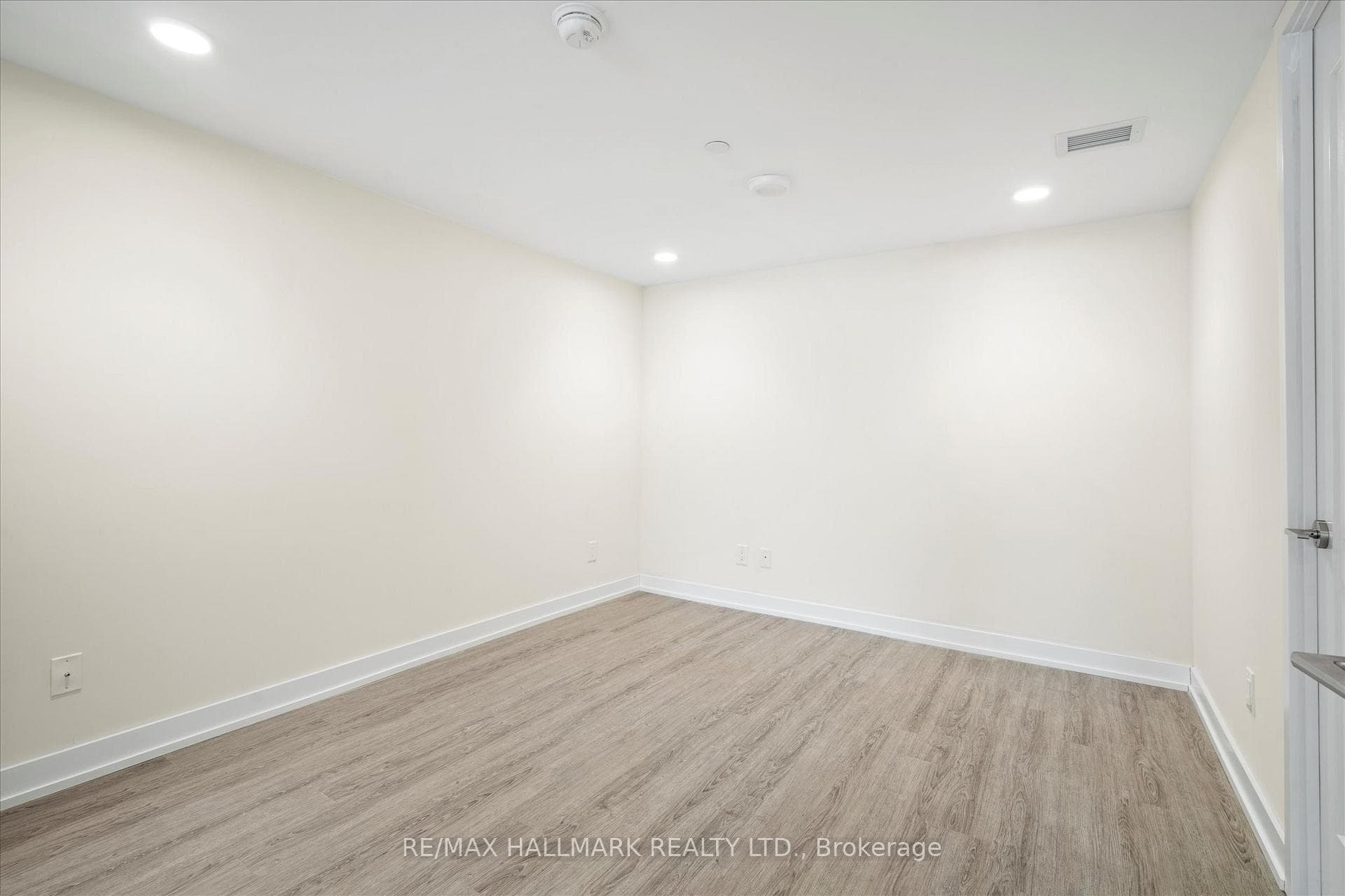 1350 Kingston Road Unit TH9 - Condo photo 30 of 39 in Birch Cliff / Cliffside, Ontario