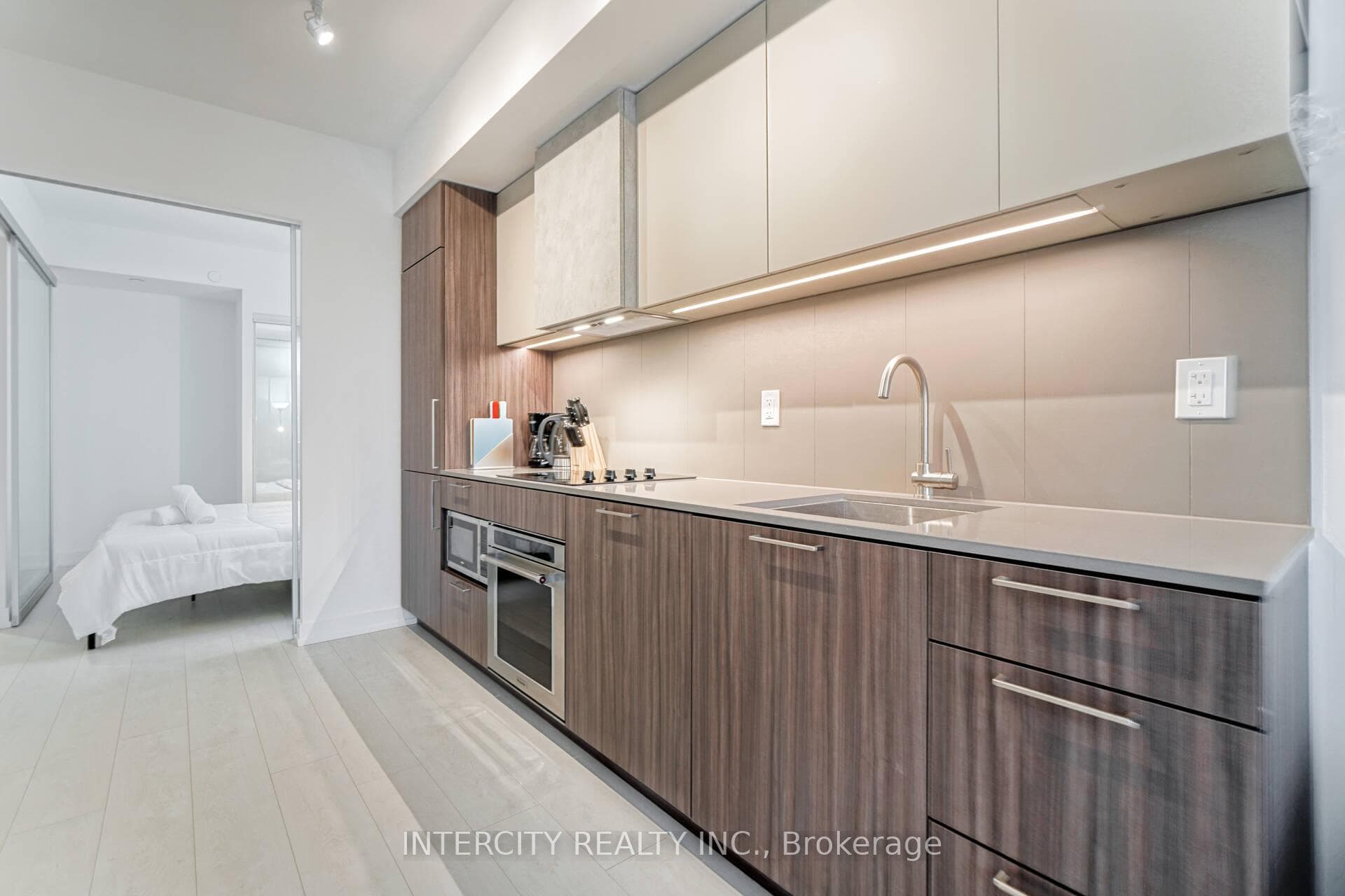 19 Western Battery Road Unit 2709 - Condo photo 3 of 7 in Downtown Toronto / Waterfront, Ontario