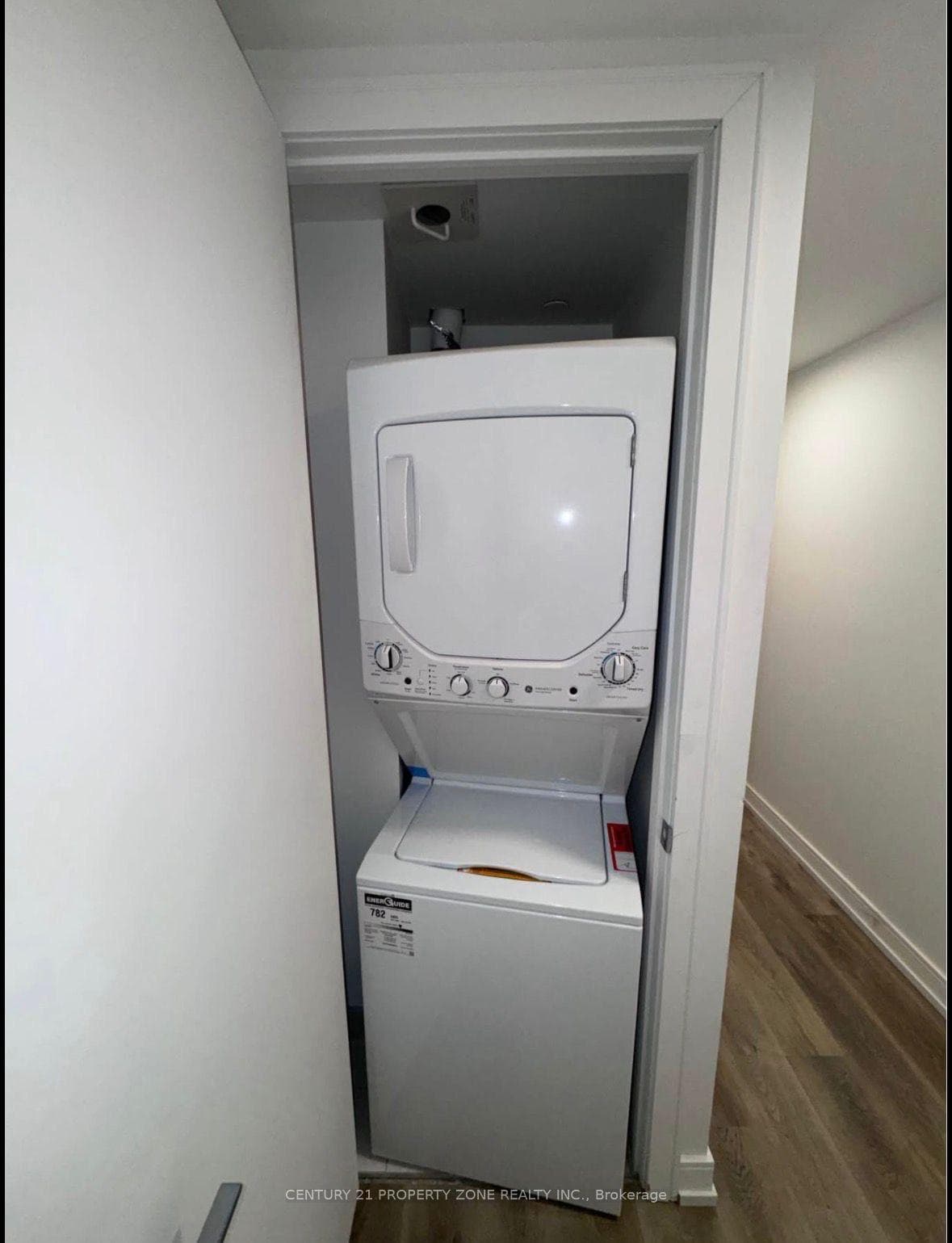 1 Jarvis Street Unit 723 - Condo photo 8 of 8 in Hamilton, Ontario