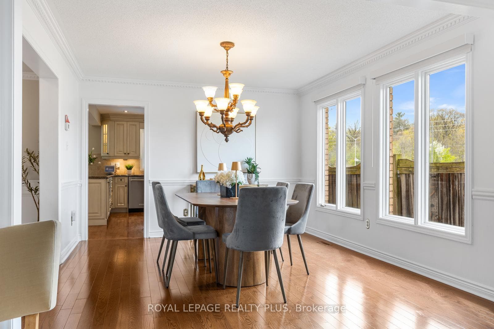 1504 Tanner Court - Detached photo 10 of 50 in Oakville, Ontario