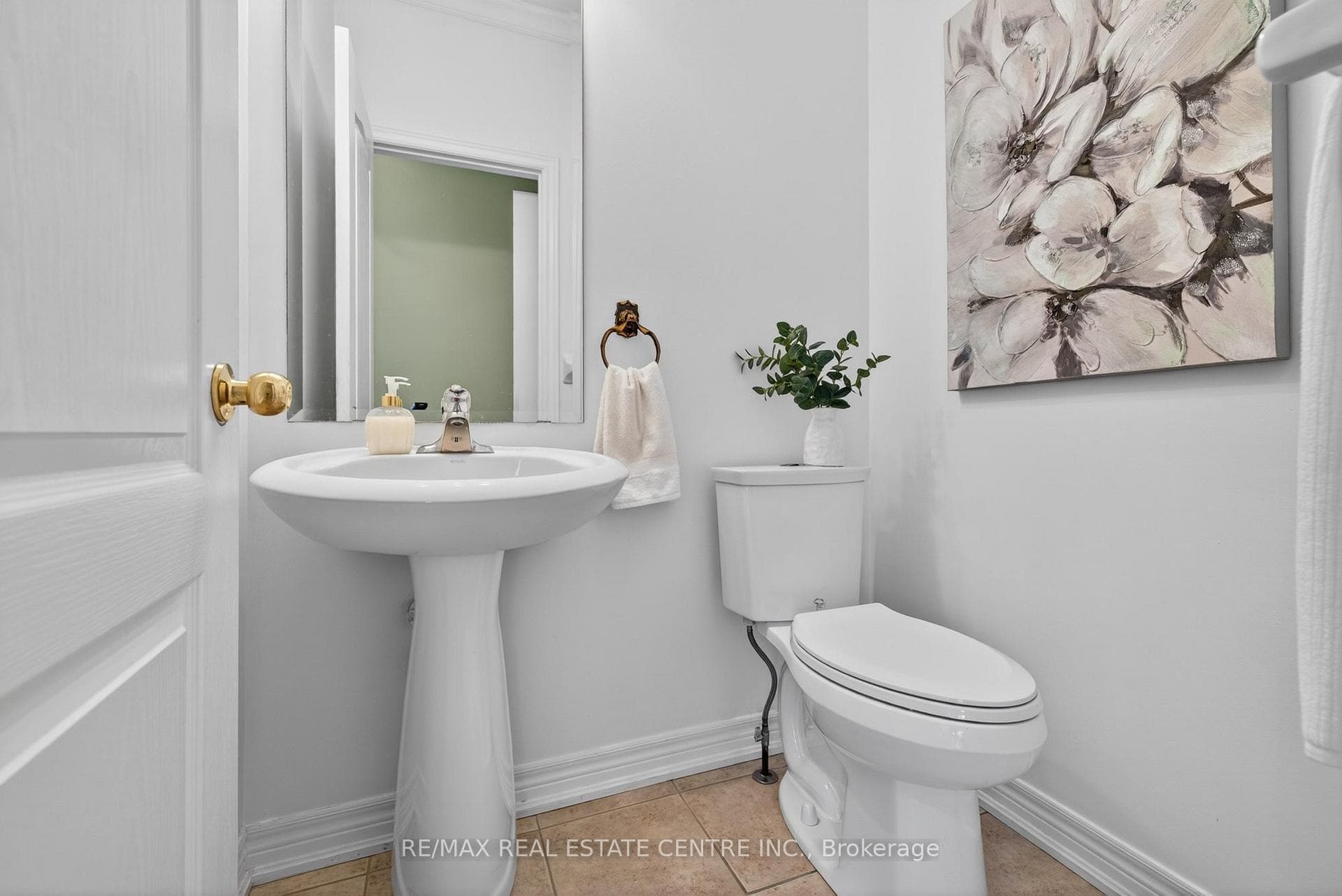 1022 Laidlaw Drive - Detached photo 22 of 50 in Milton, Ontario