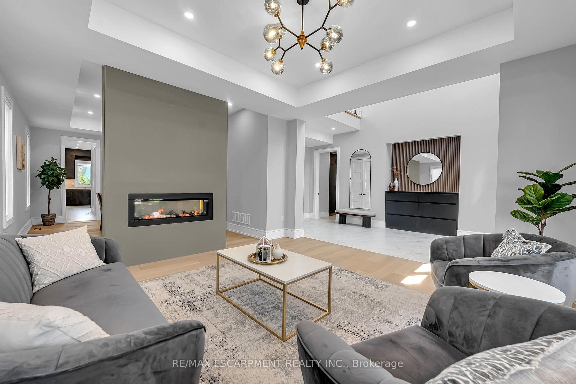 221 Morden Road - Detached photo 7 of 49 in Oakville, Ontario