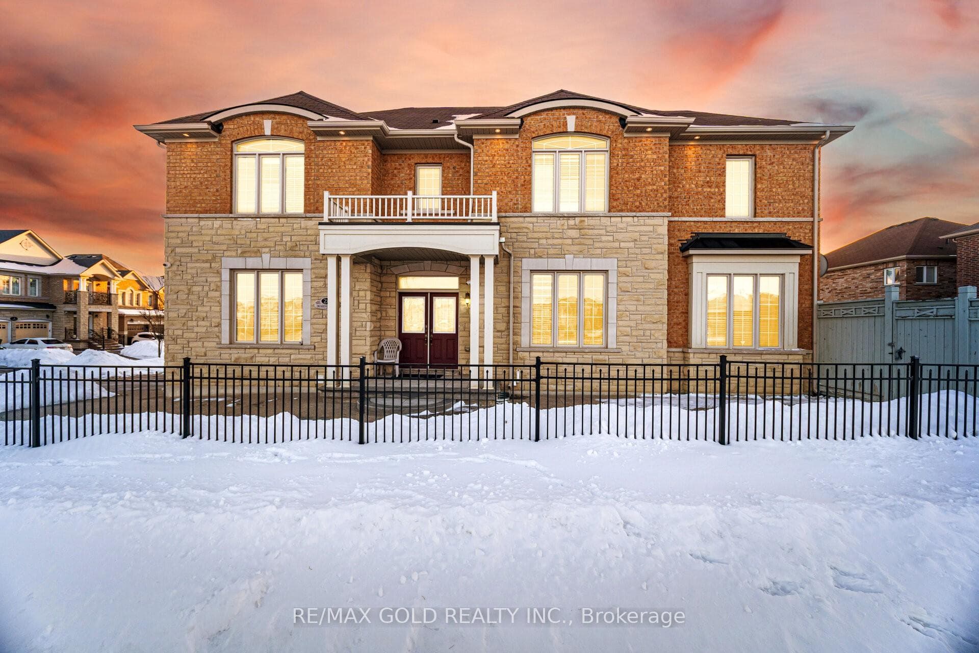 26 Drummondville Drive - home for sale in Brampton, Ontario