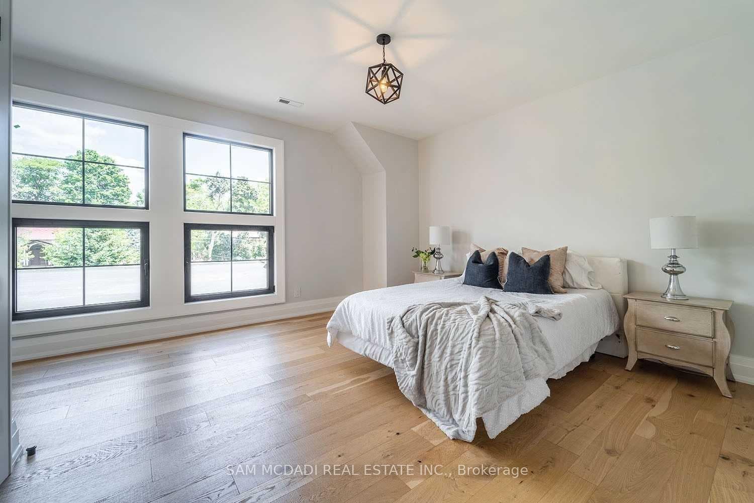 584 Fourth Line - New Construction photo 22 of 50 in Oakville, Ontario