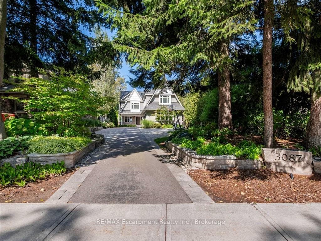3087 Lakeshore Road - Detached photo 2 of 50 in Burlington, Ontario