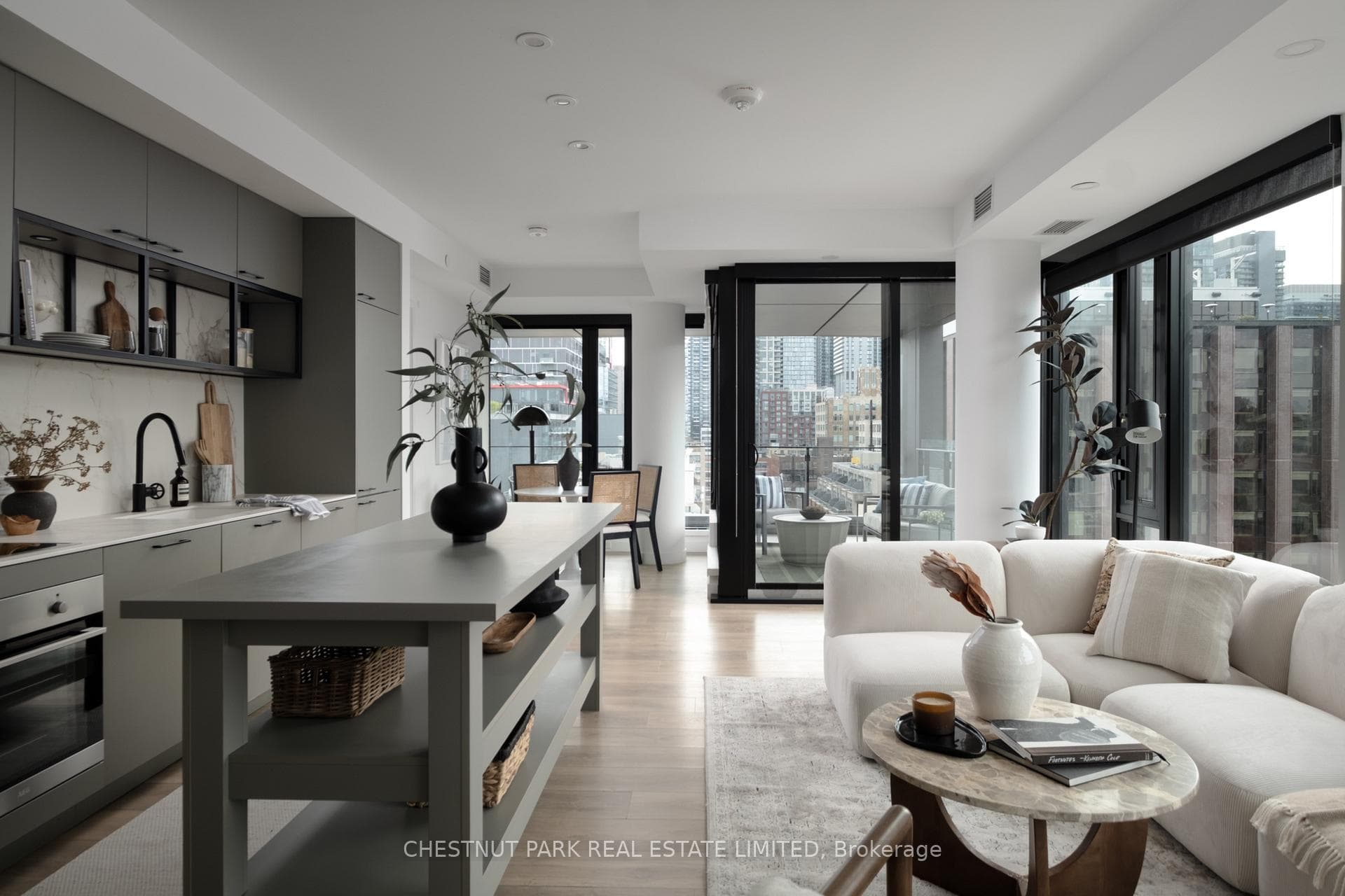 505 Richmond Street Unit 926 - Condo photo 5 of 33 in Downtown Toronto / Waterfront, Ontario