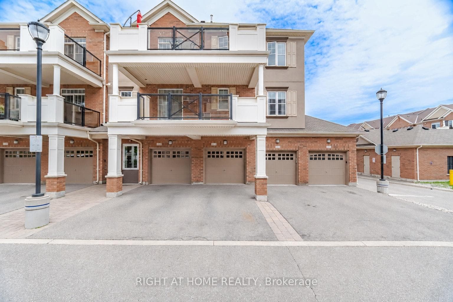 269 Georgian Drive Unit 311 - Condo photo 1 of 39 in Oakville, Ontario