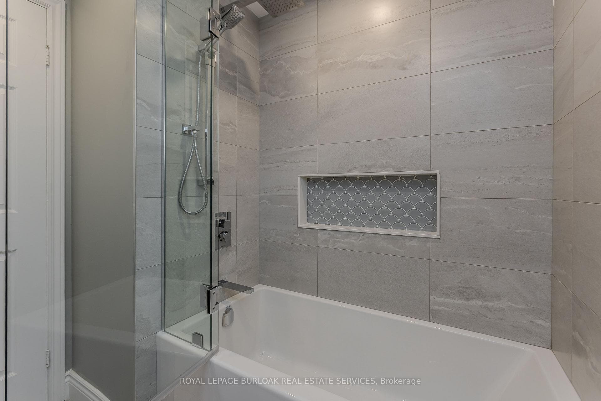 3199 Desmond Drive - Detached photo 23 of 32 in Burlington, Ontario