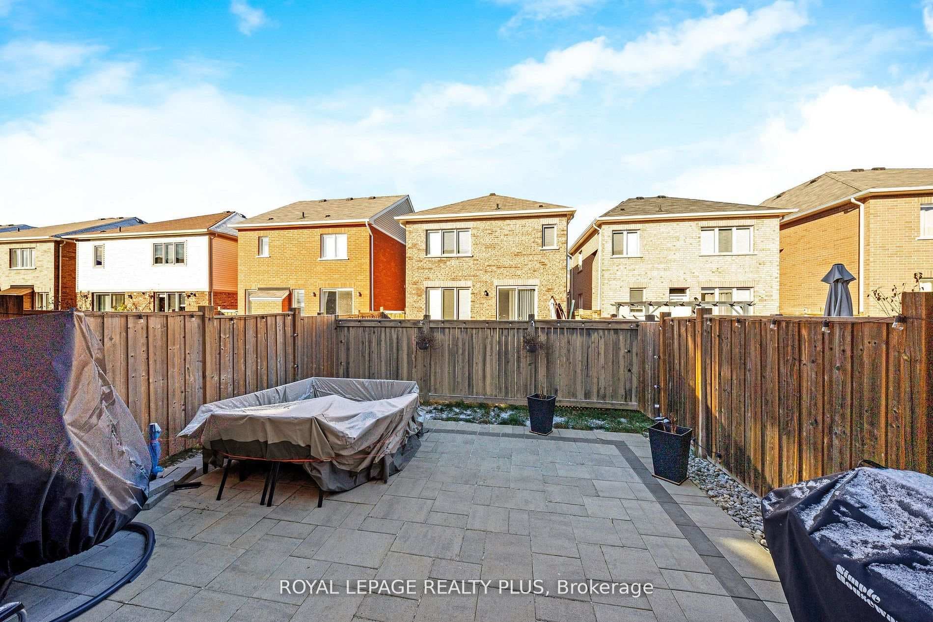 1542 Gainer Crescent - Townhouse photo 39 of 40 in Milton, Ontario