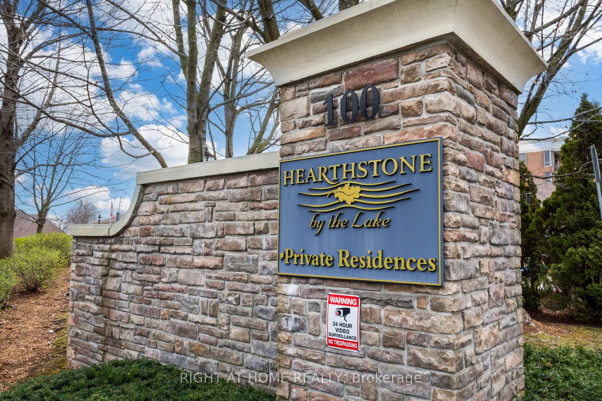 100 Burloak Drive Unit 2214 - Condo for sale in Aldershot, Ontario