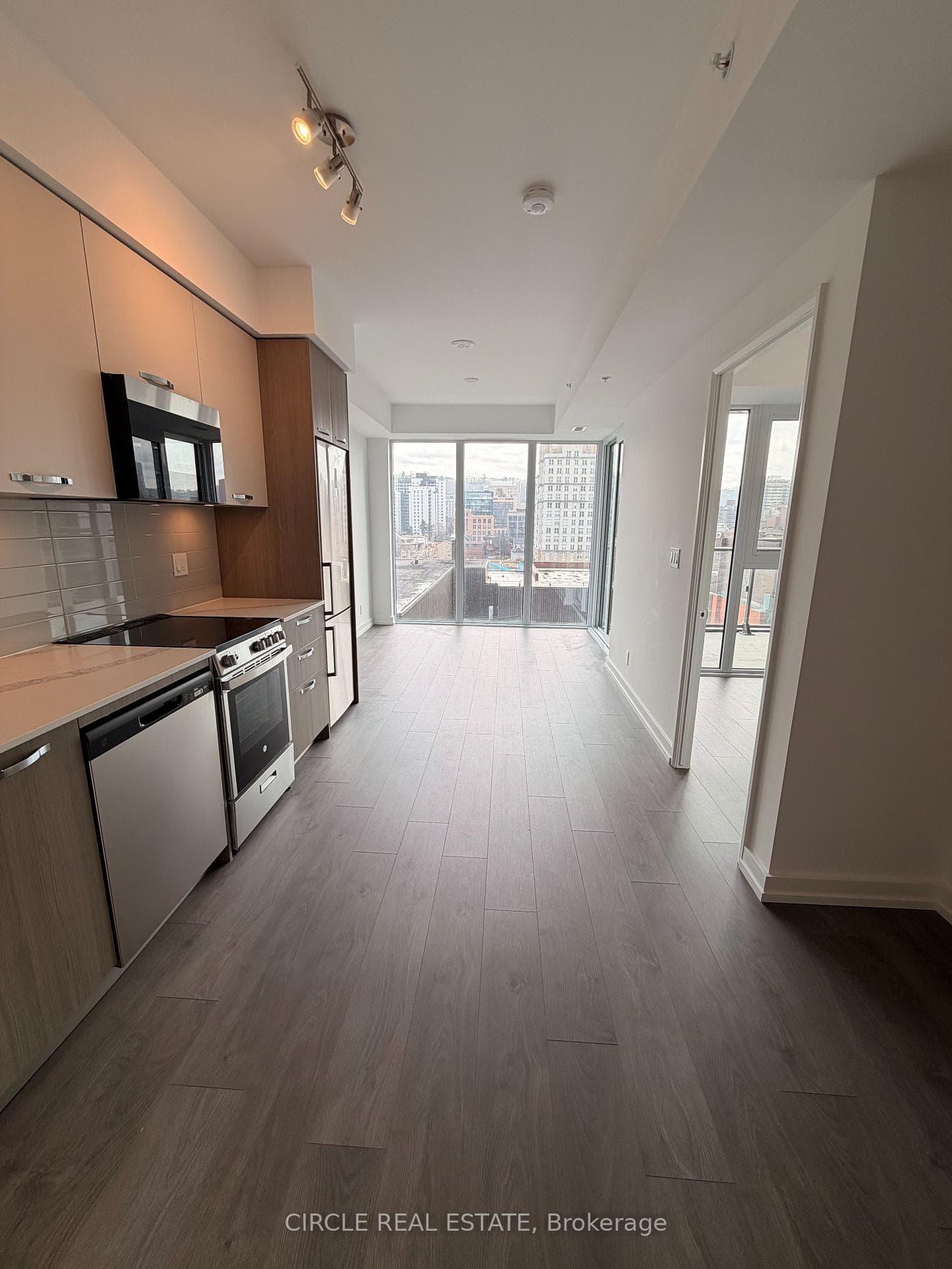 75 James Street Unit #718 - Condo photo 7 of 33 in Hamilton, Ontario