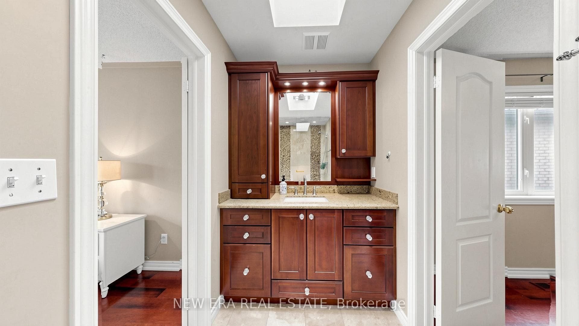 1206 Lindenrock Drive - Detached photo 27 of 50 in Oakville, Ontario