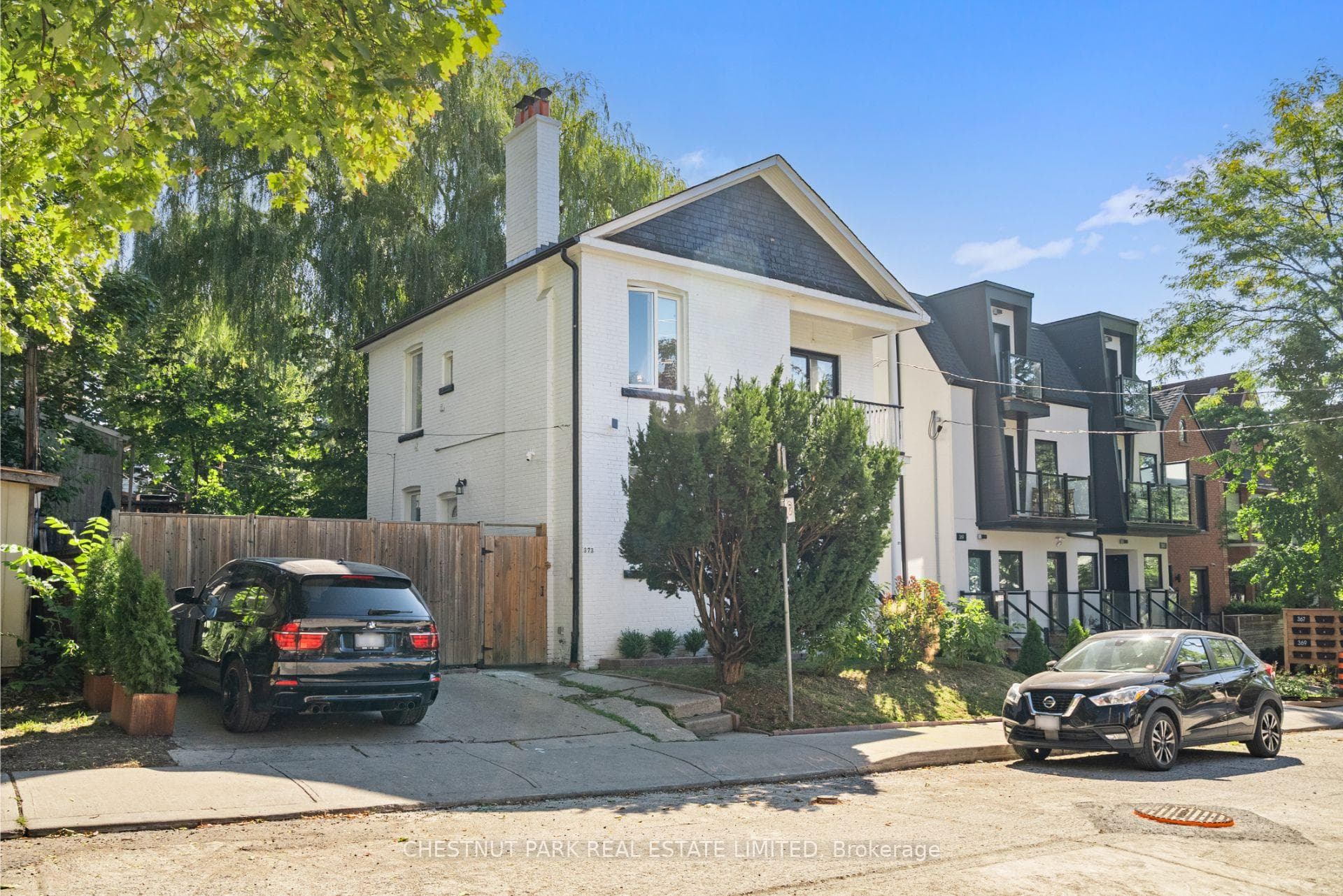 371 Howland Avenue - Multi-Family photo 2 of 41 in Annex / Yorkville / Summerhill, Ontario