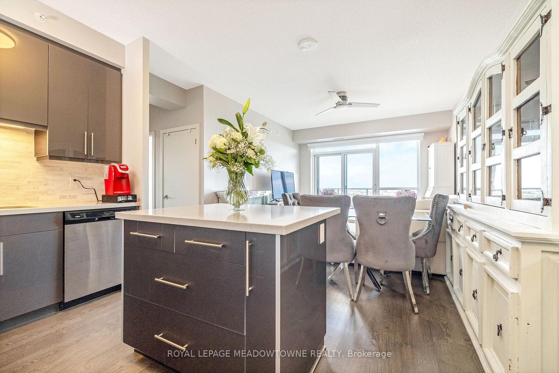 2093 Fairview Street Unit 1902 - Condo photo 5 of 30 in Burlington, Ontario