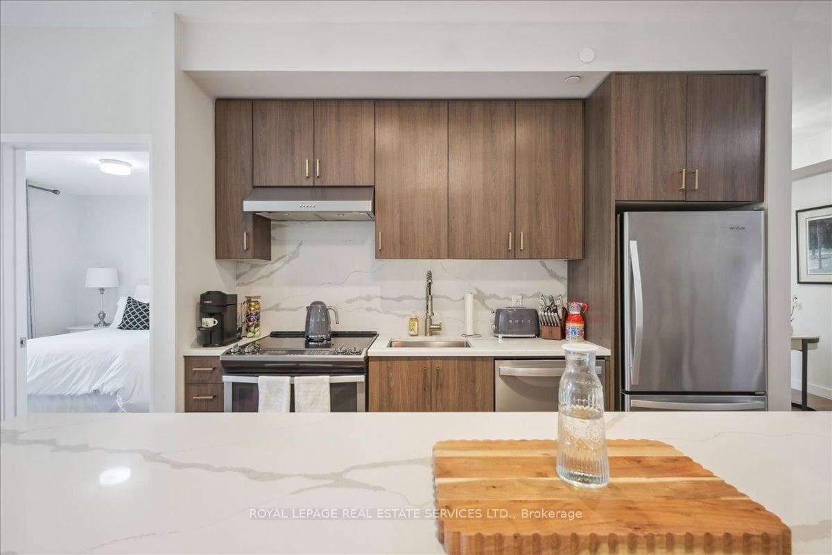 168 Sabina Drive Unit 211 - Condo photo 17 of 41 in Oakville, Ontario