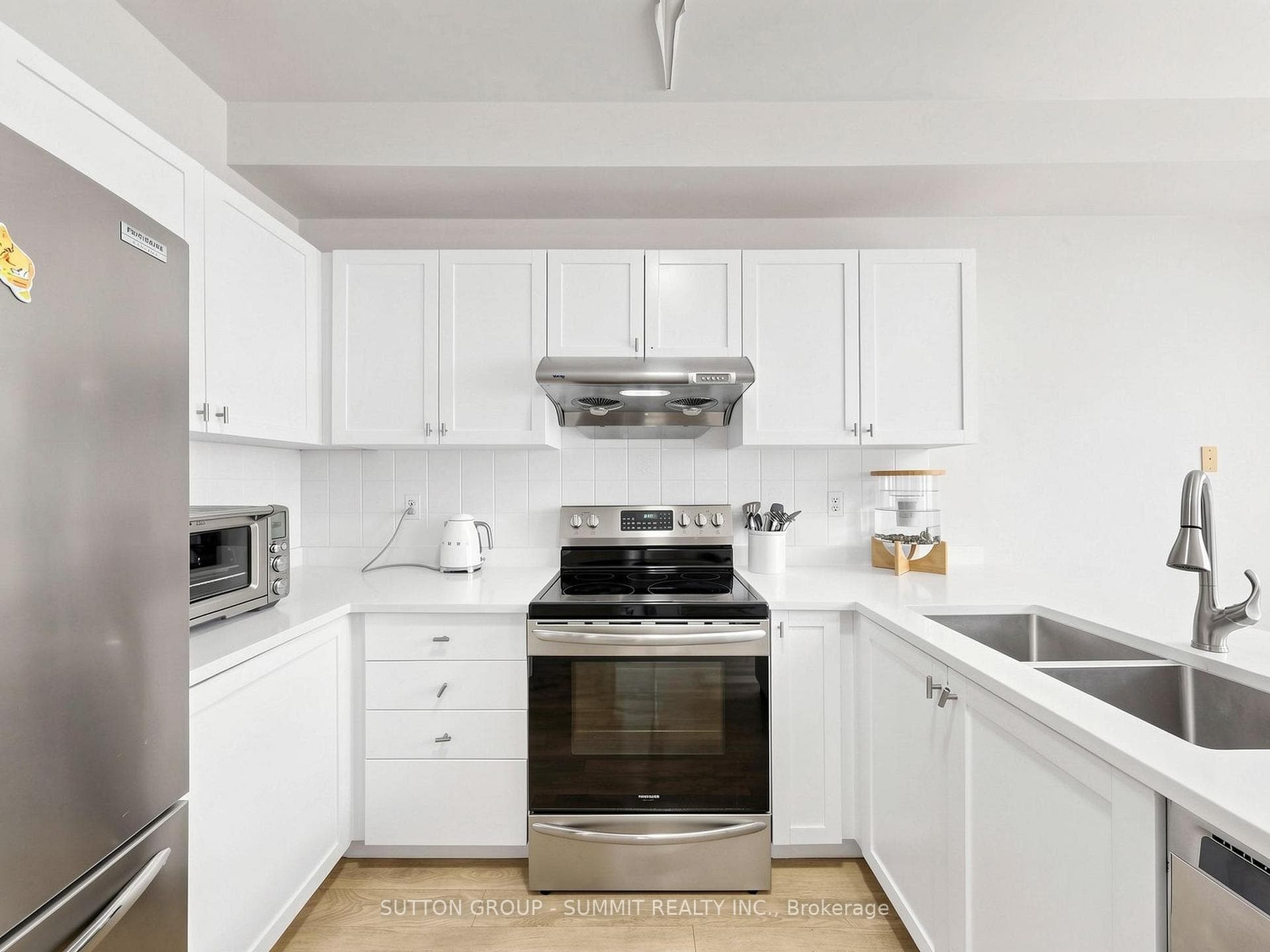 4880 YORKSHIRE Avenue - Detached photo 13 of 50 in Mississauga, Ontario
