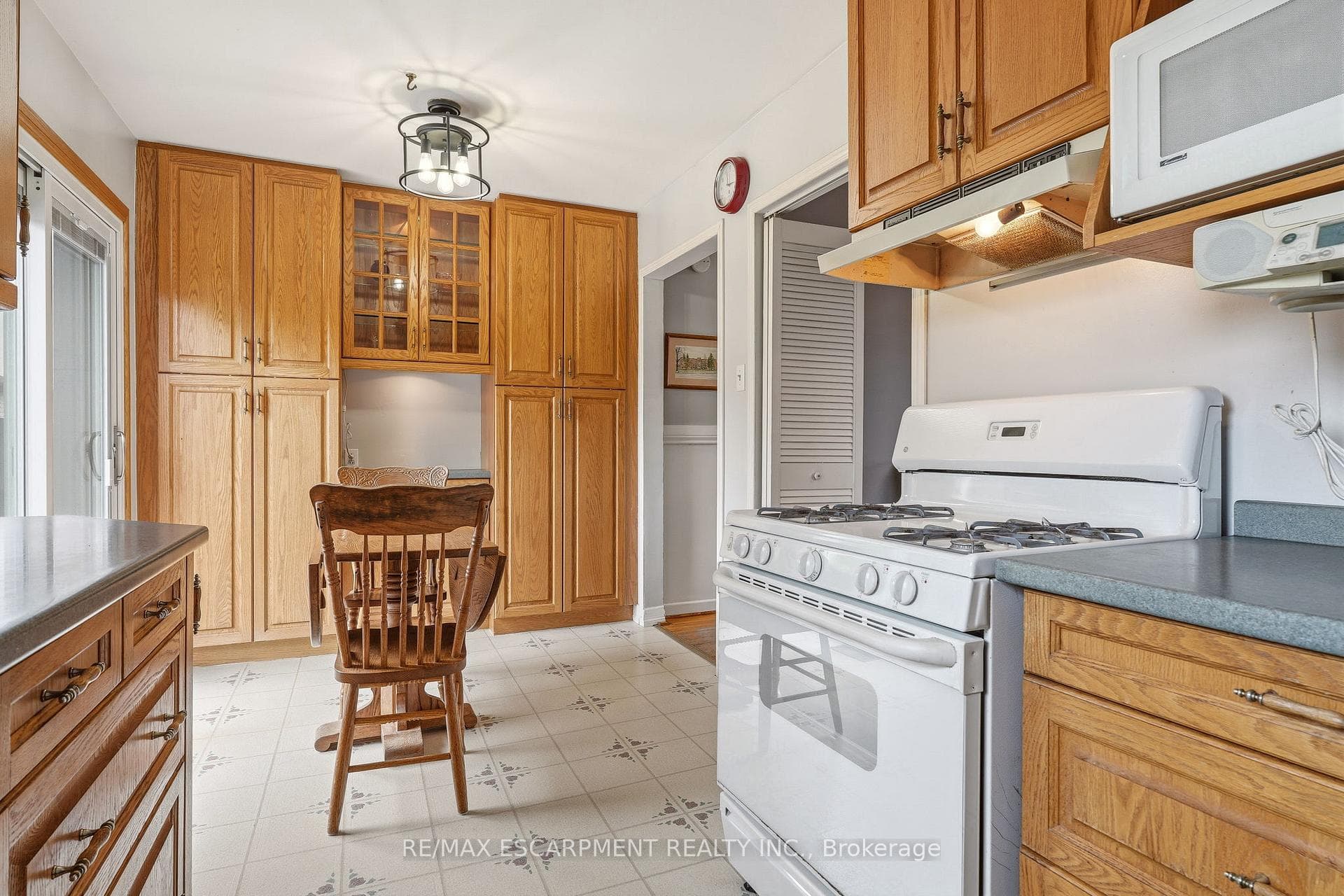 731 Mullin Way - Detached photo 19 of 50 in Burlington, Ontario