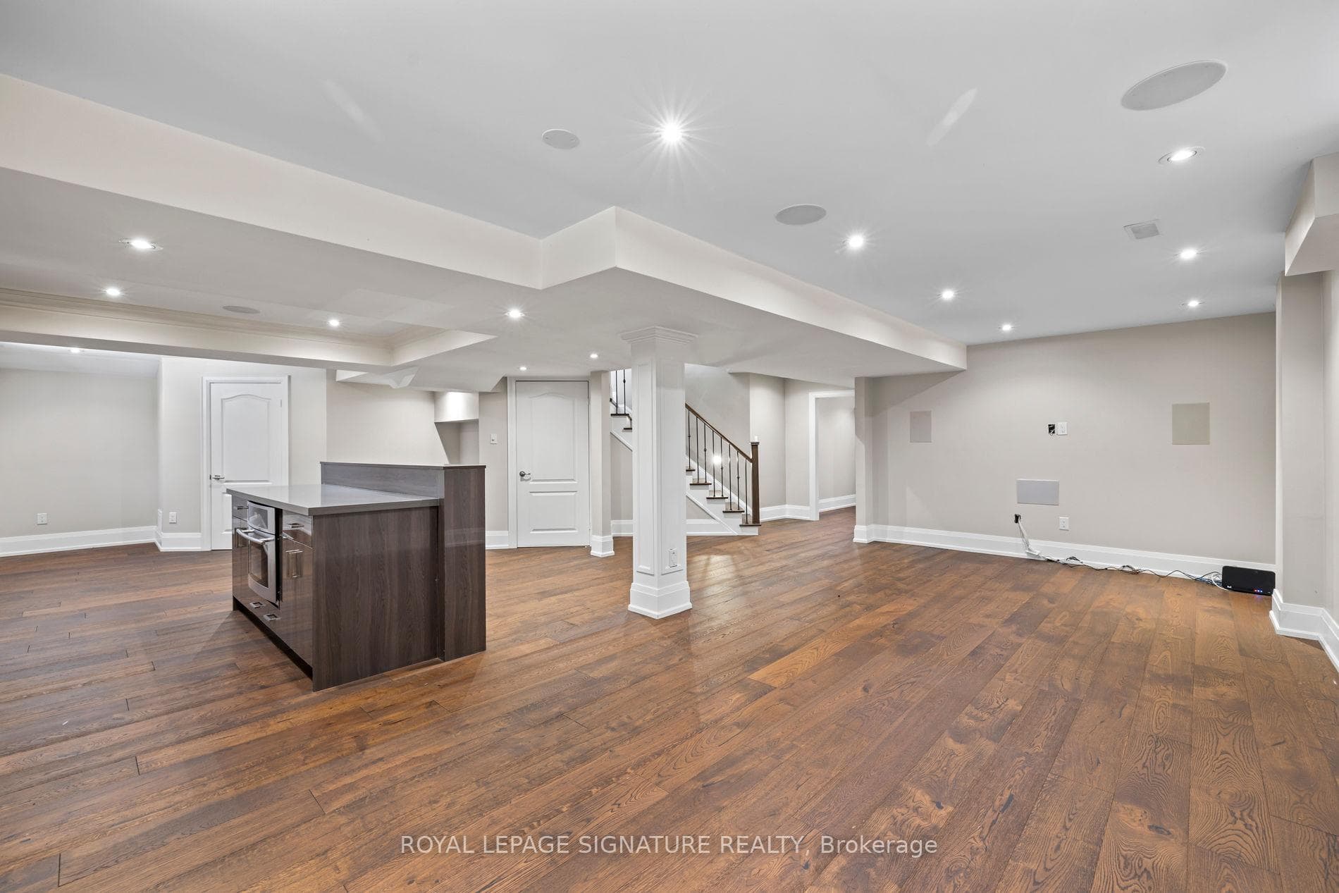 2480 Upper Valley Crescent - Detached photo 38 of 50 in Oakville, Ontario