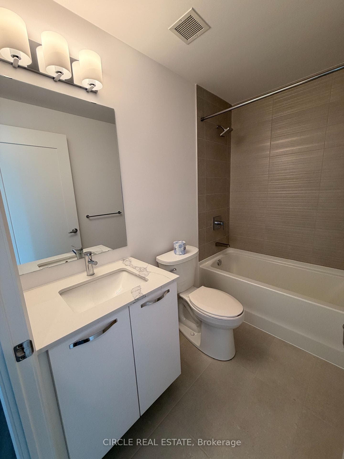 75 James Street Unit #718 - Condo photo 6 of 33 in Hamilton, Ontario