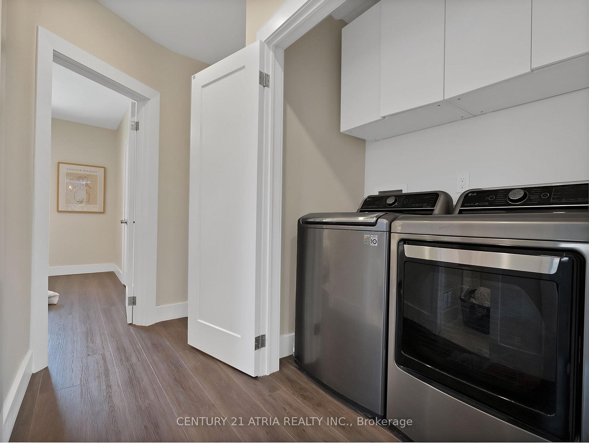 10 Dunrobin Drive - Detached photo 7 of 40 in Etobicoke (Islington / Rexdale), Ontario