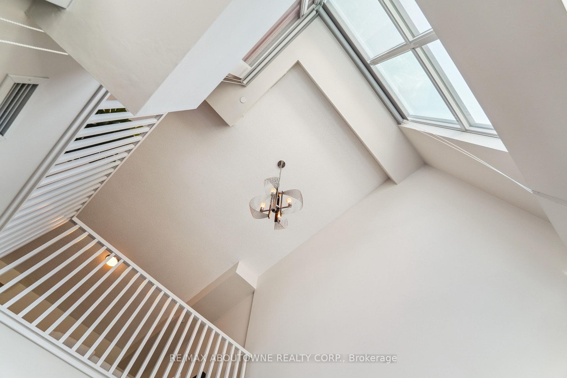 5260 Dundas Street Unit C204 - Condo photo 13 of 32 in Burlington, Ontario