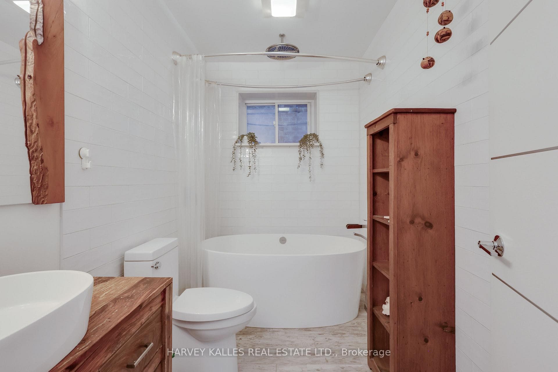 84 Edith Drive - Semi-Detached photo 22 of 45 in Forest Hill / Deer Park, Ontario