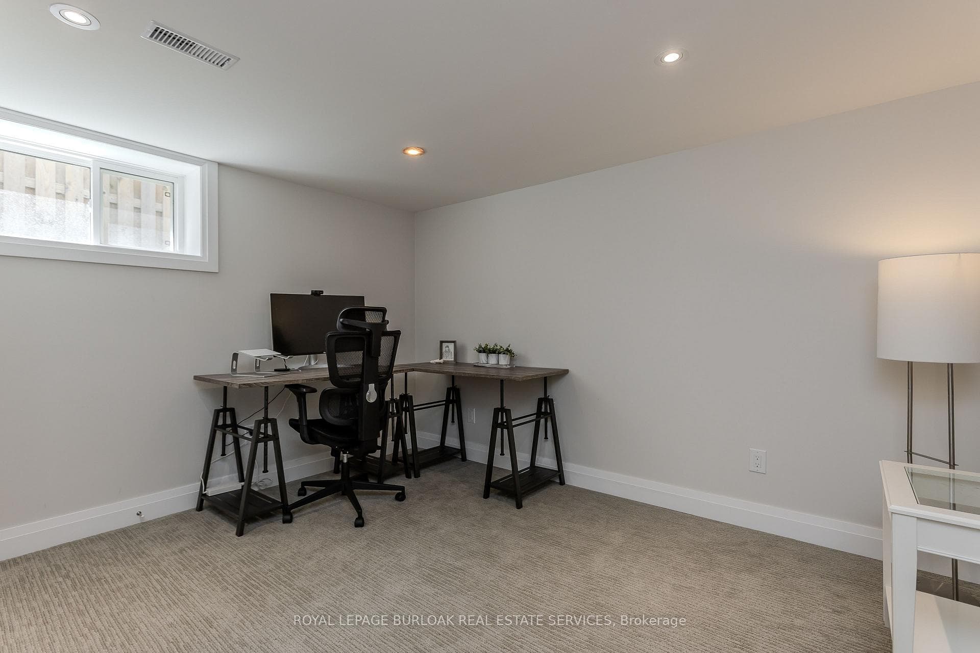 5411 Cornwall Crescent - Detached photo 23 of 34 in Burlington, Ontario
