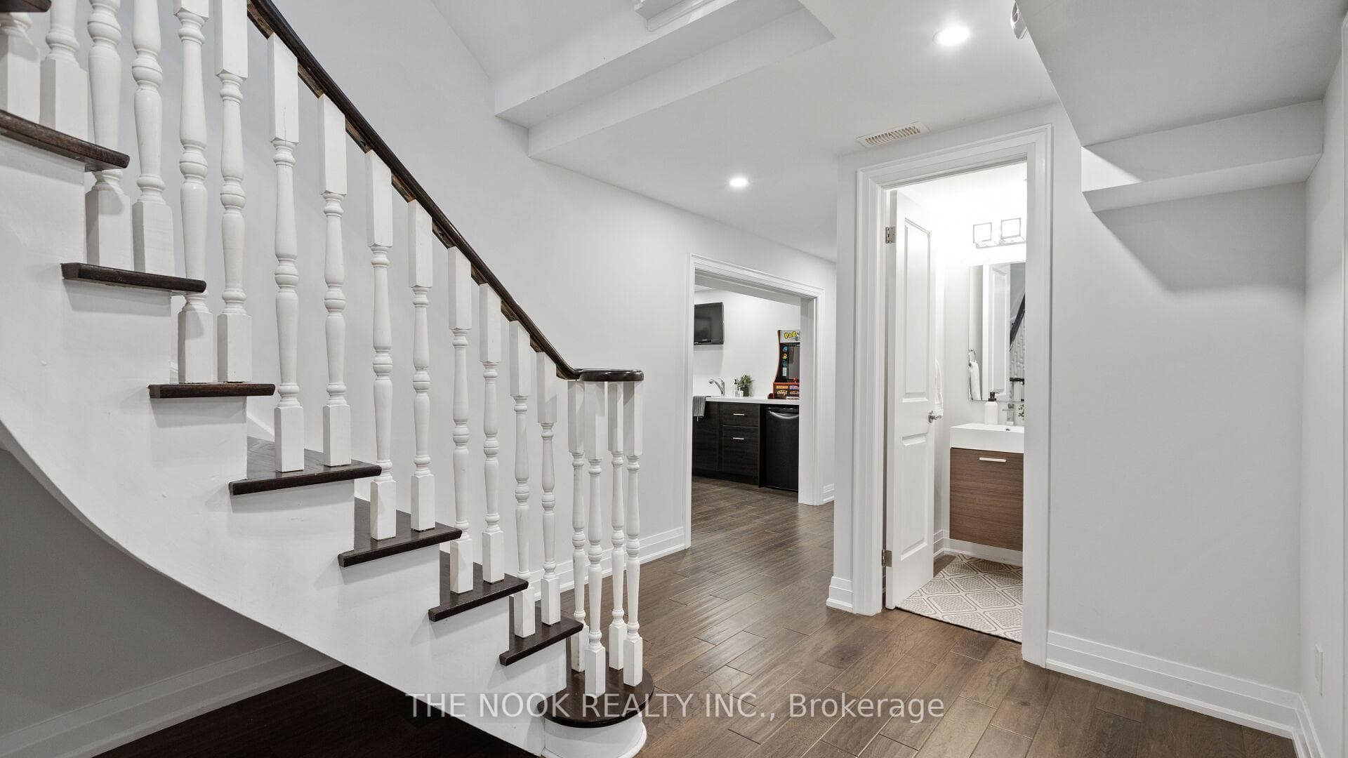 938 Wetherby Lane - Detached photo 30 of 48 in Mississauga, Ontario