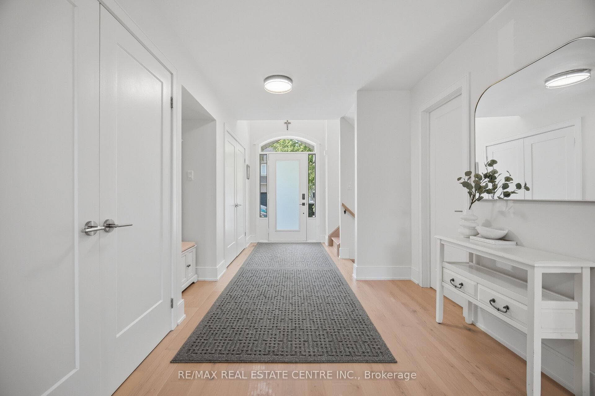 5388 Kindos Street - Detached photo 5 of 50 in Burlington, Ontario
