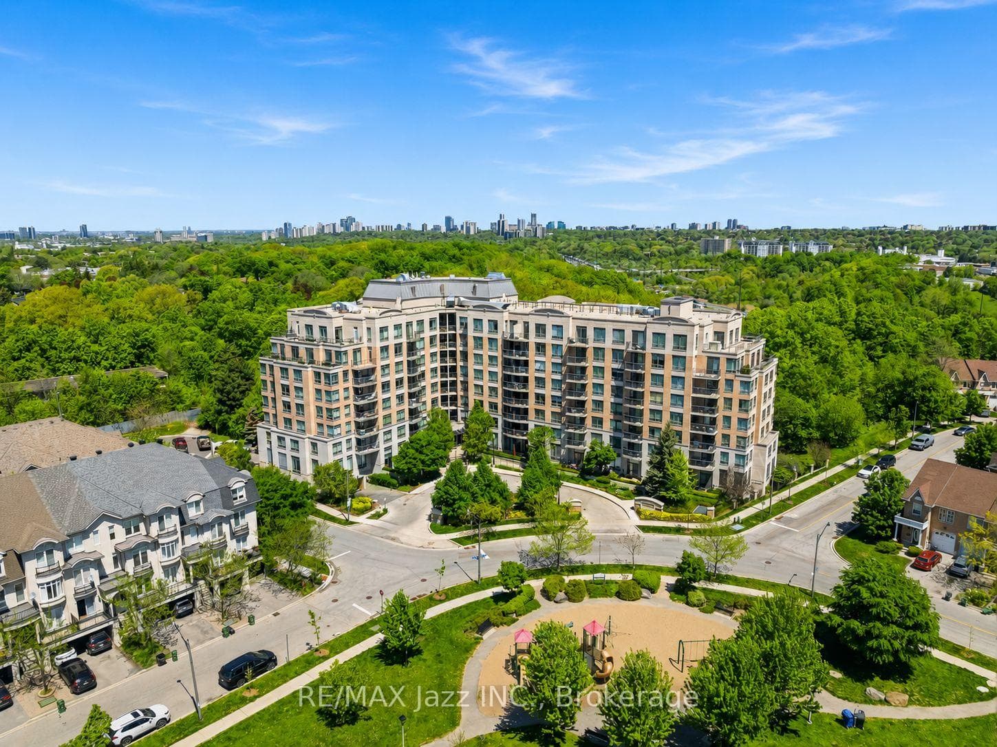 16 Dallimore Circle Unit 307 - Condo photo 1 of 50 in Don Mills / Parkwoods / Victoria Village, Ontario