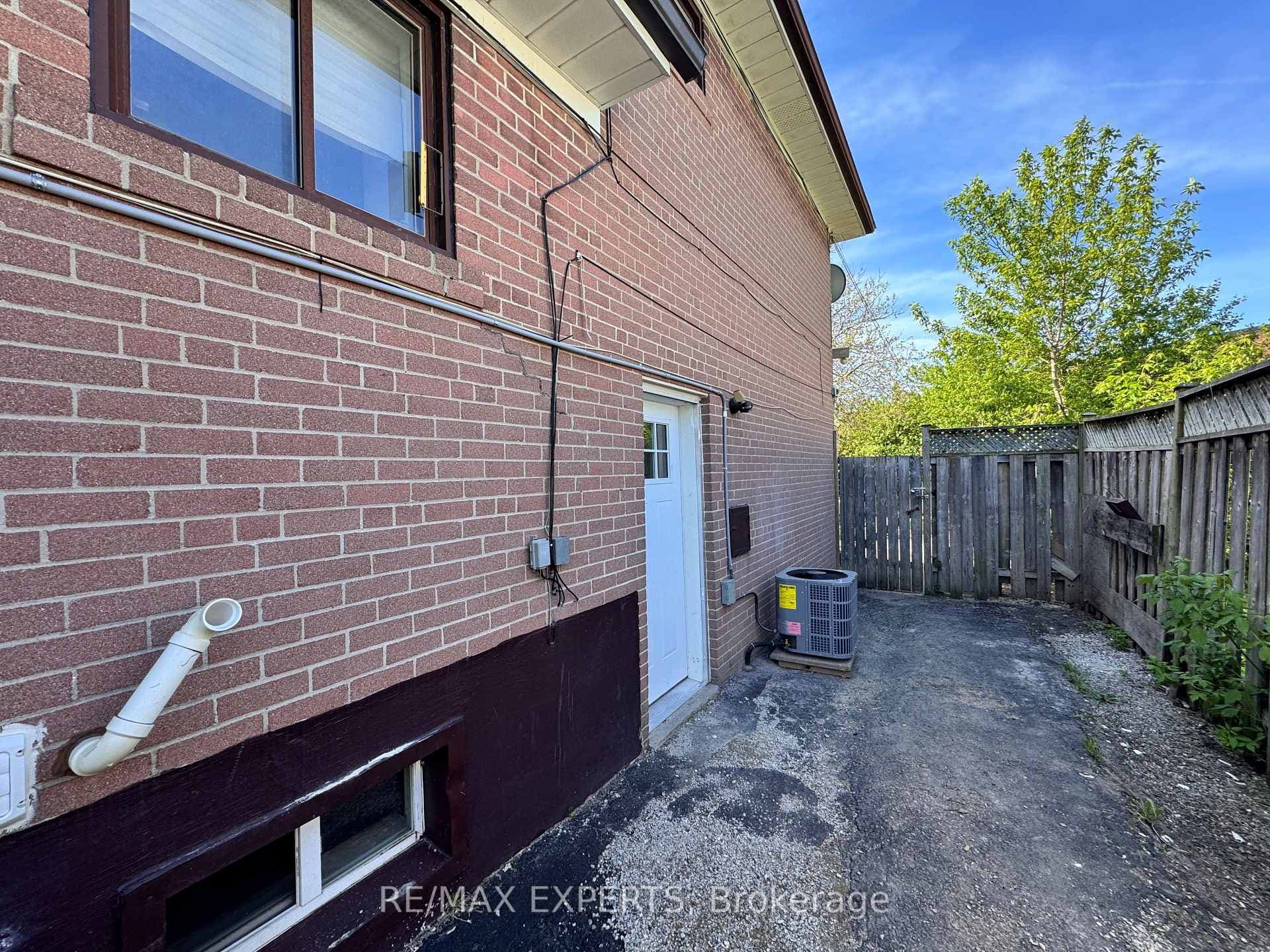 95 Post Road Unit Bsmt - Semi-Detached photo 1 of 1 in Brampton, Ontario
