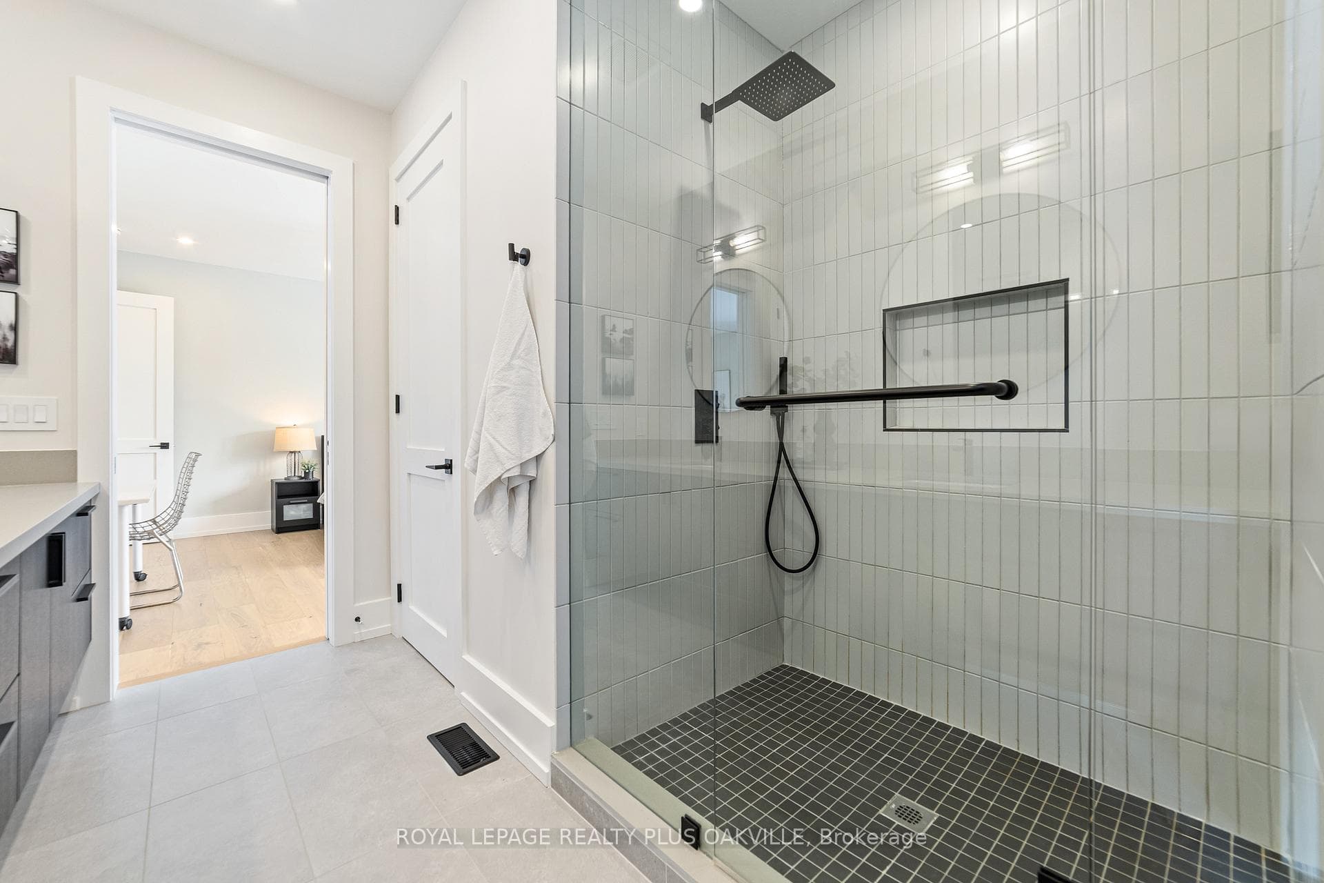 2057 Salvator Boulevard - Detached photo 34 of 50 in Oakville, Ontario