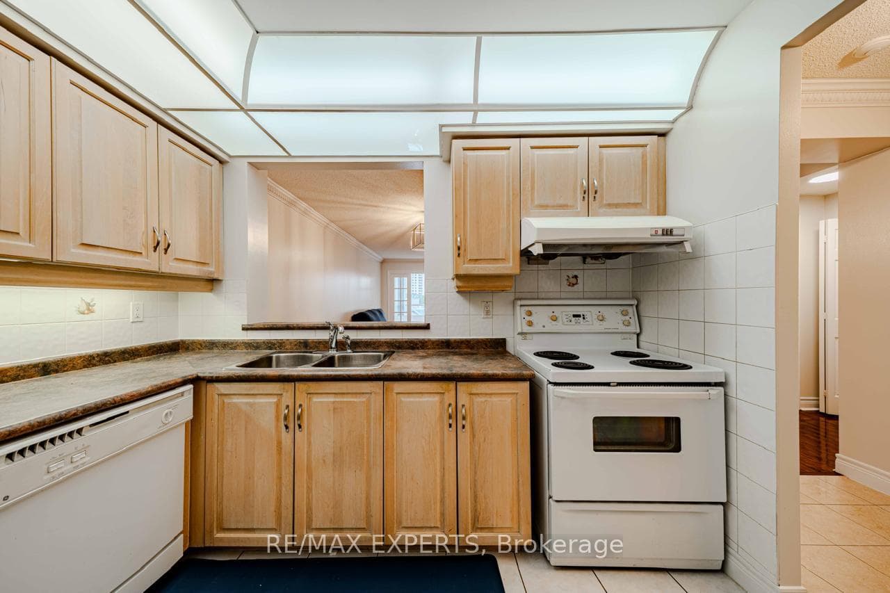 138 Bonis Avenue Unit 527 - Condo photo 8 of 42 in Scarborough Village / Eglinton East, Ontario