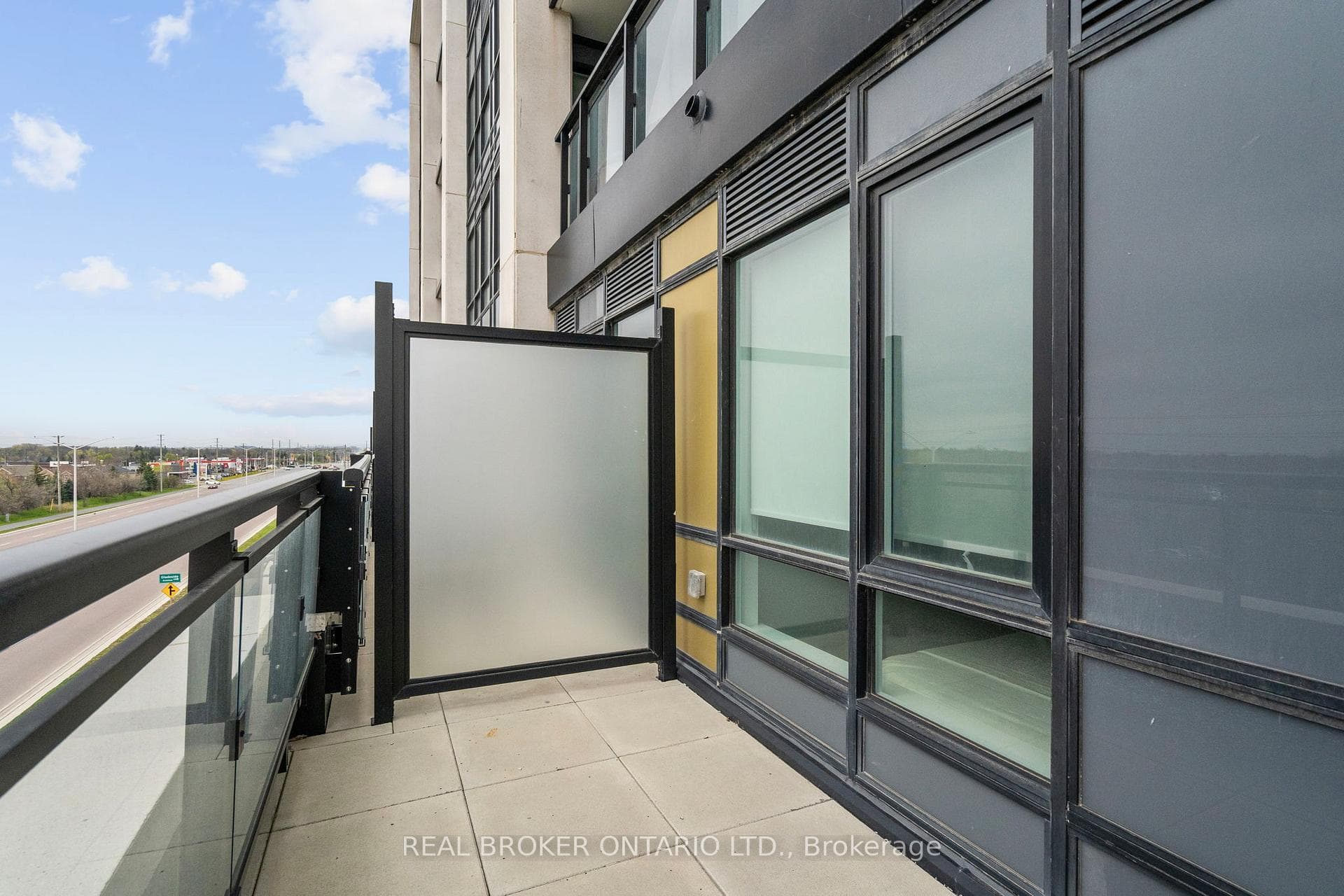 405 Dundast Street Unit 328 - Condo photo 25 of 33 in Oakville, Ontario