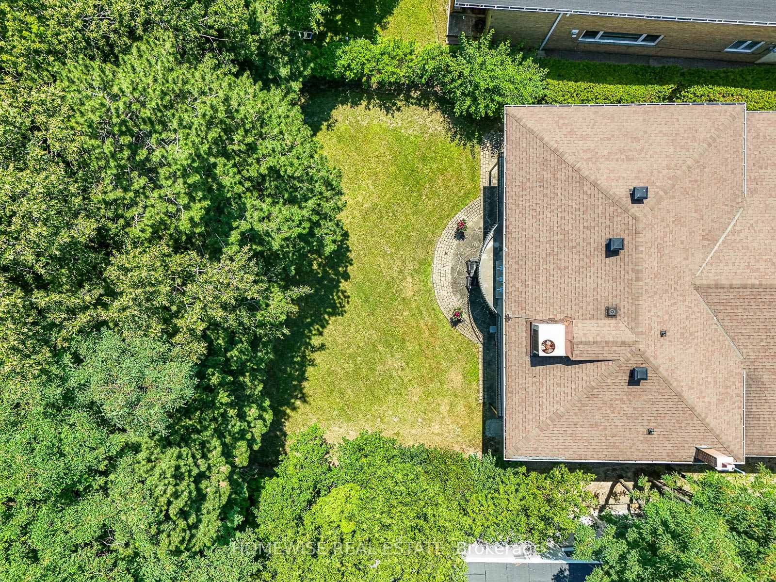 21 Bayhampton Court - Detached photo 36 of 38 in North York (Bathurst Manor / Clanton Park), Ontario