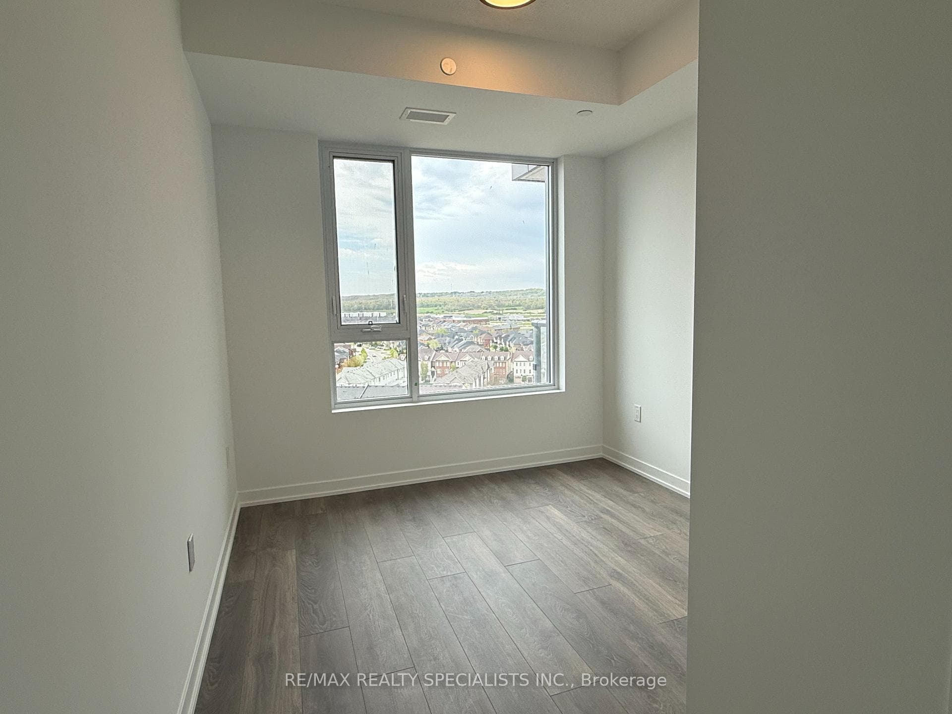 4878 POWERS Common Unit C1110 - Condo photo 12 of 30 in Burlington, Ontario
