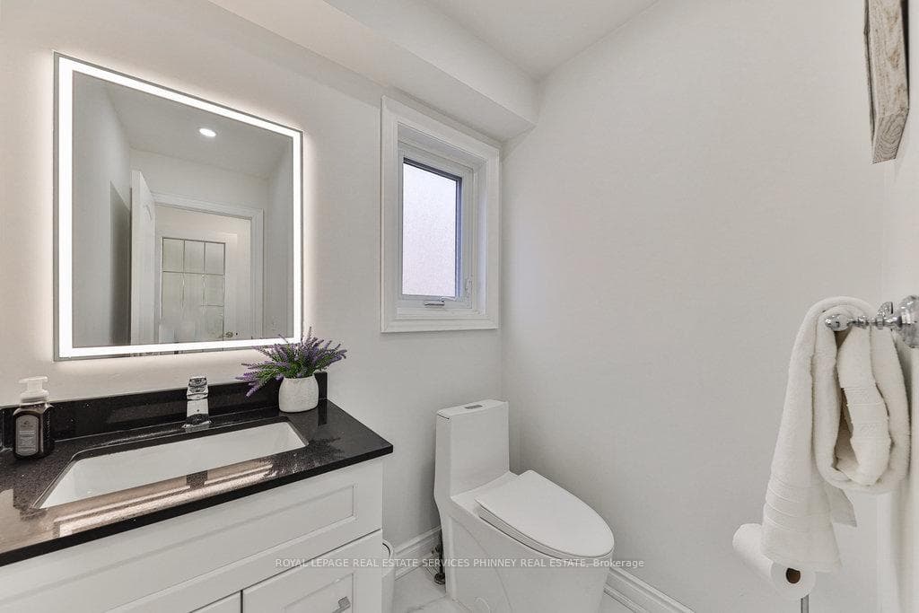 200 Lexington Road - Detached photo 8 of 37 in Oakville, Ontario
