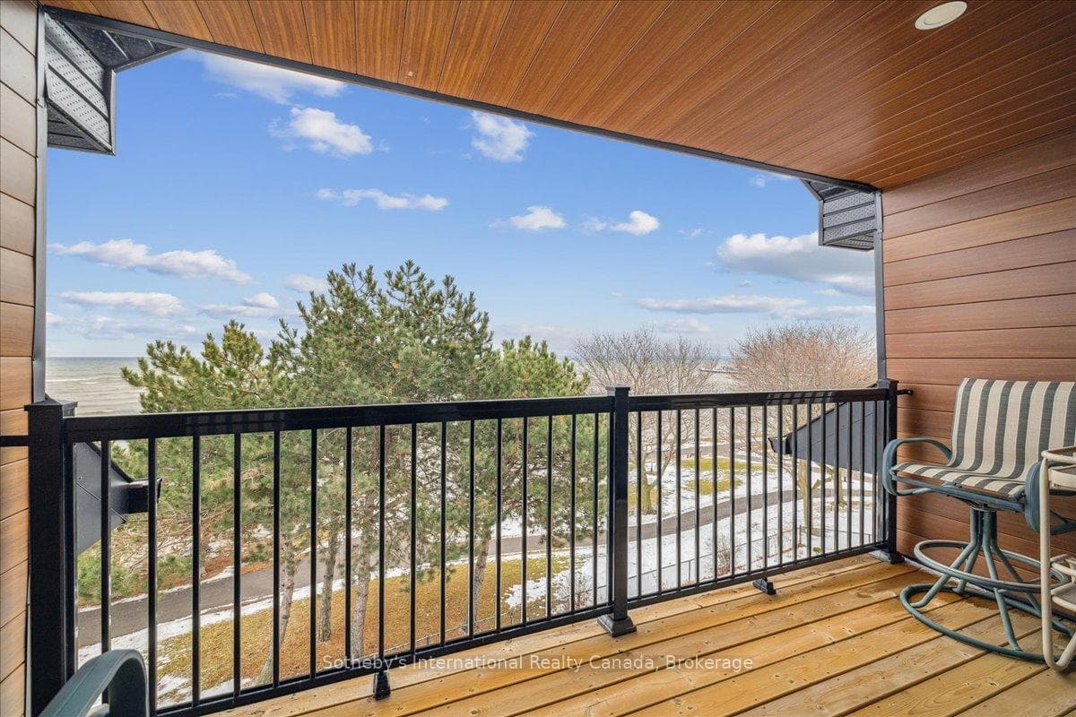10 Southwind Terrace - Townhouse photo 28 of 43 in Oakville, Ontario