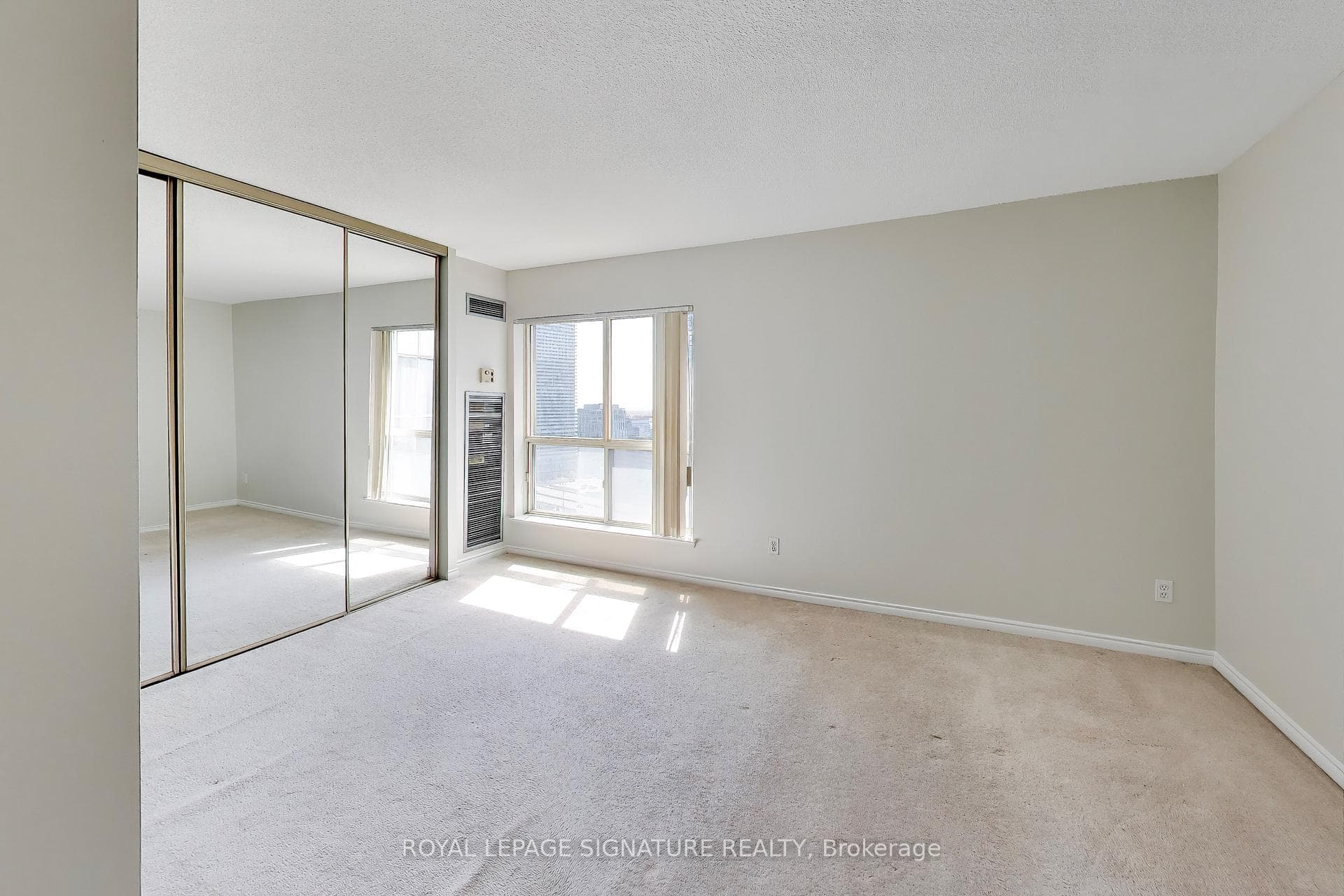 25 The Esplanade N/A Unit 2313 - Condo photo 17 of 32 in Regent Park / Cabbagetown / St. James Town, Ontario