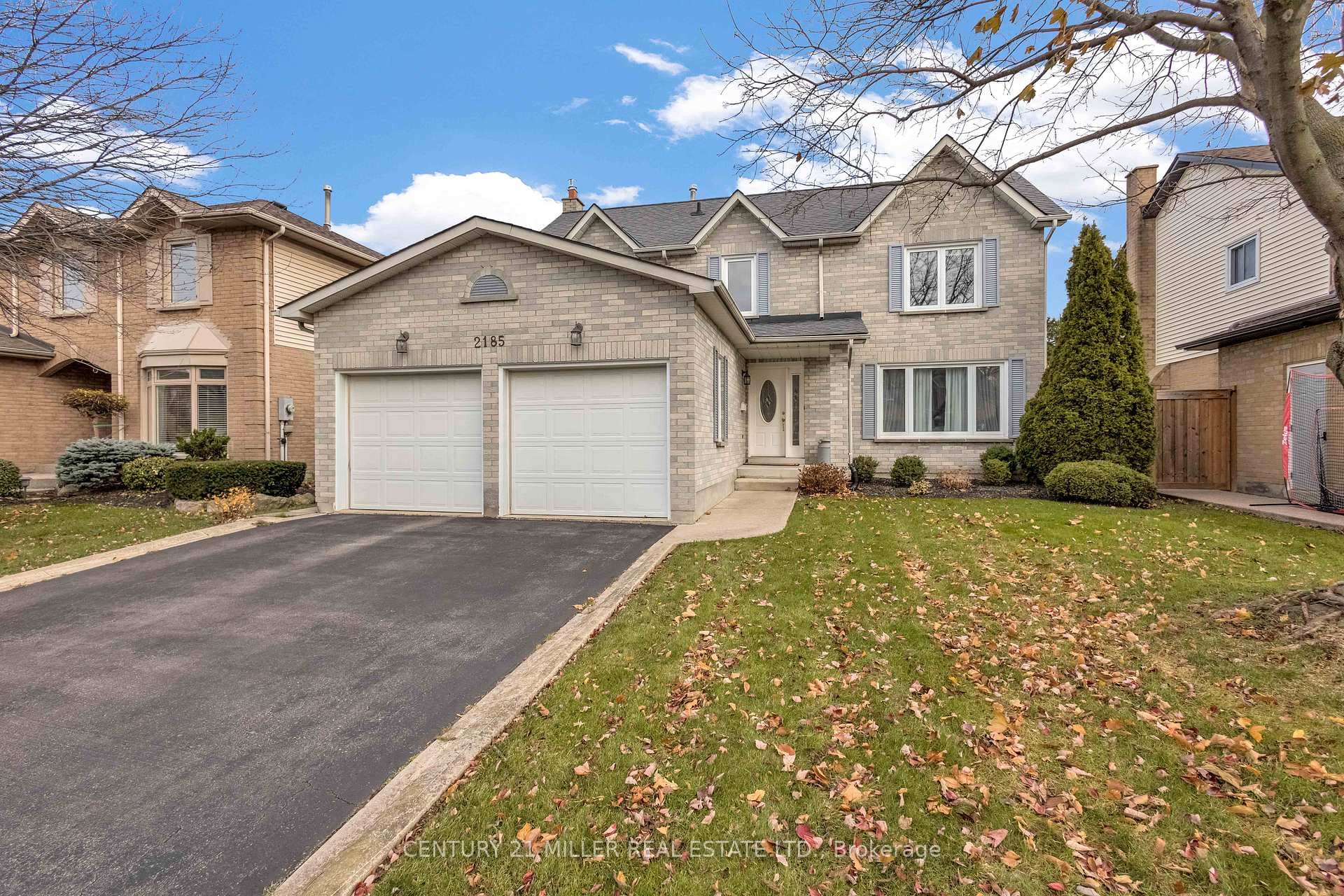 2185 Vista Drive - home for sale in Burlington, Ontario