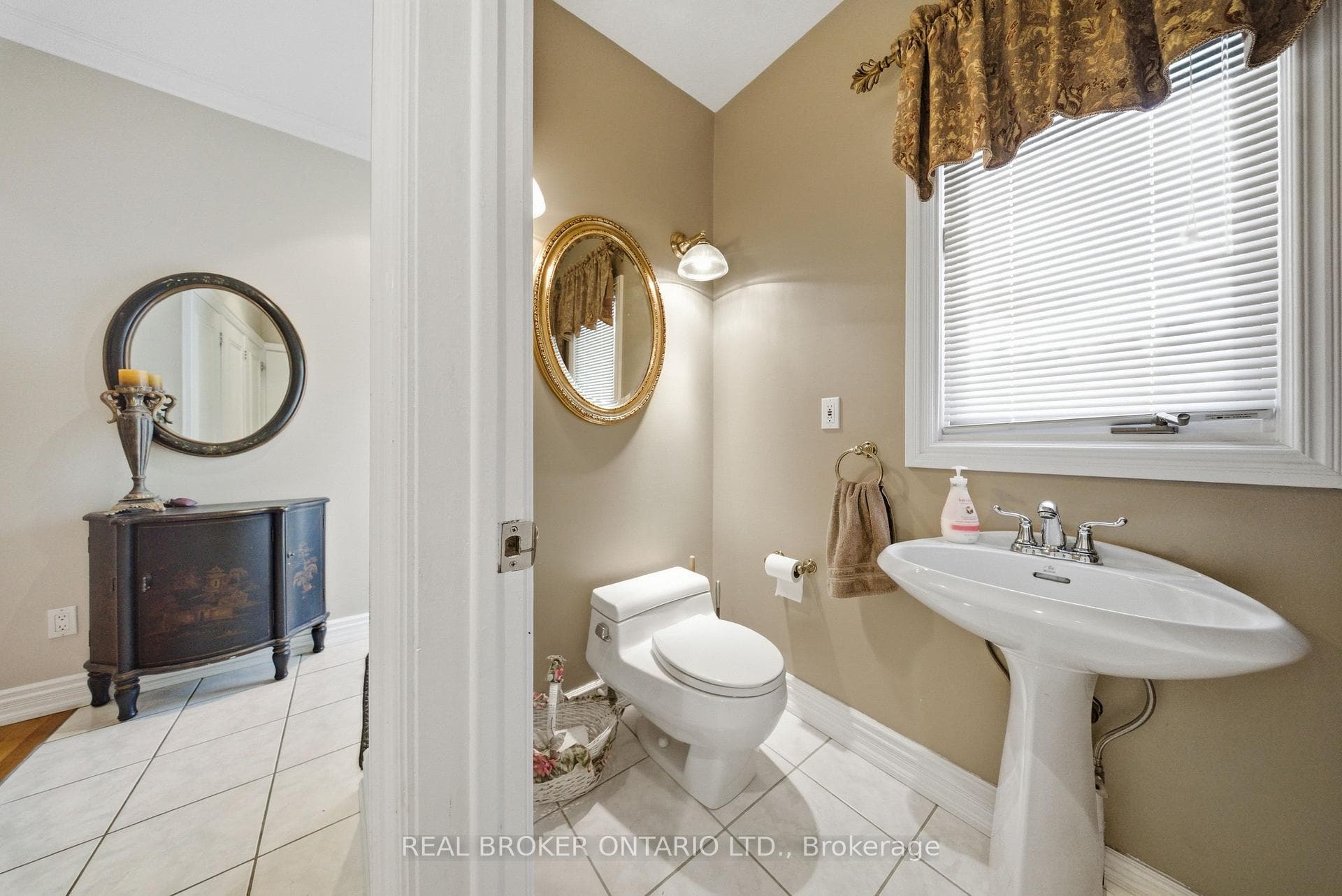 529 Conservation Drive - Detached photo 19 of 45 in Brampton, Ontario