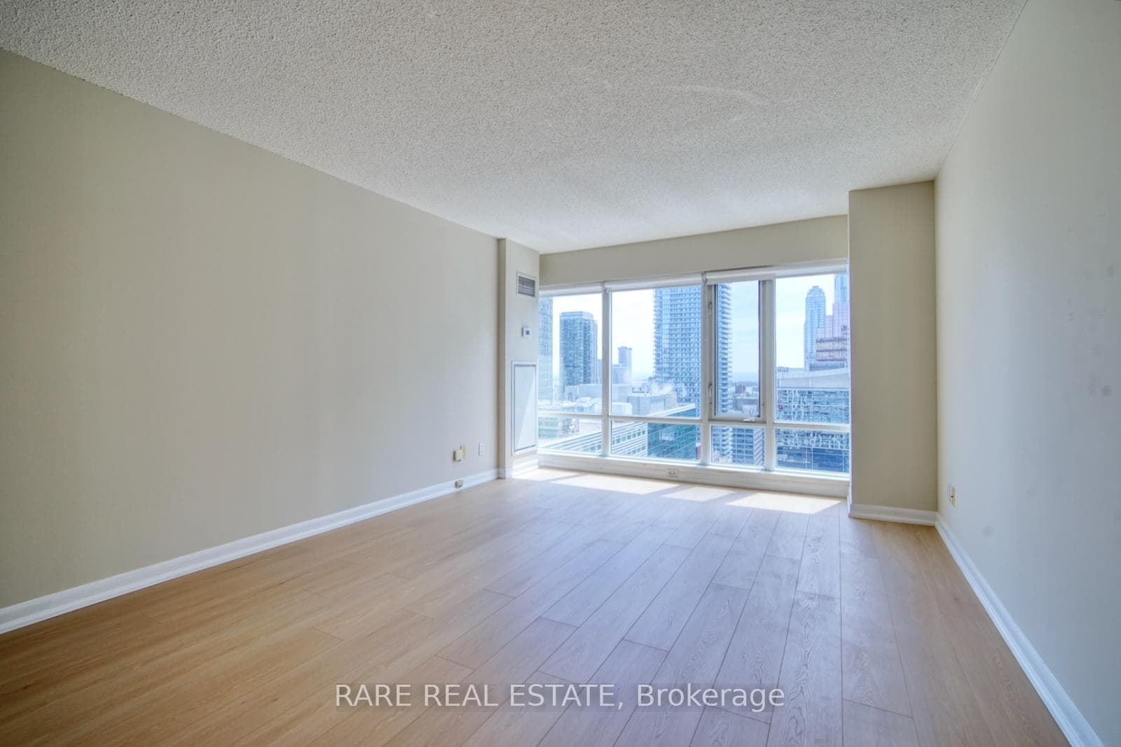 210 Victoria Street Unit 3007 - Condo photo 6 of 14 in Regent Park / Cabbagetown / St. James Town, Ontario