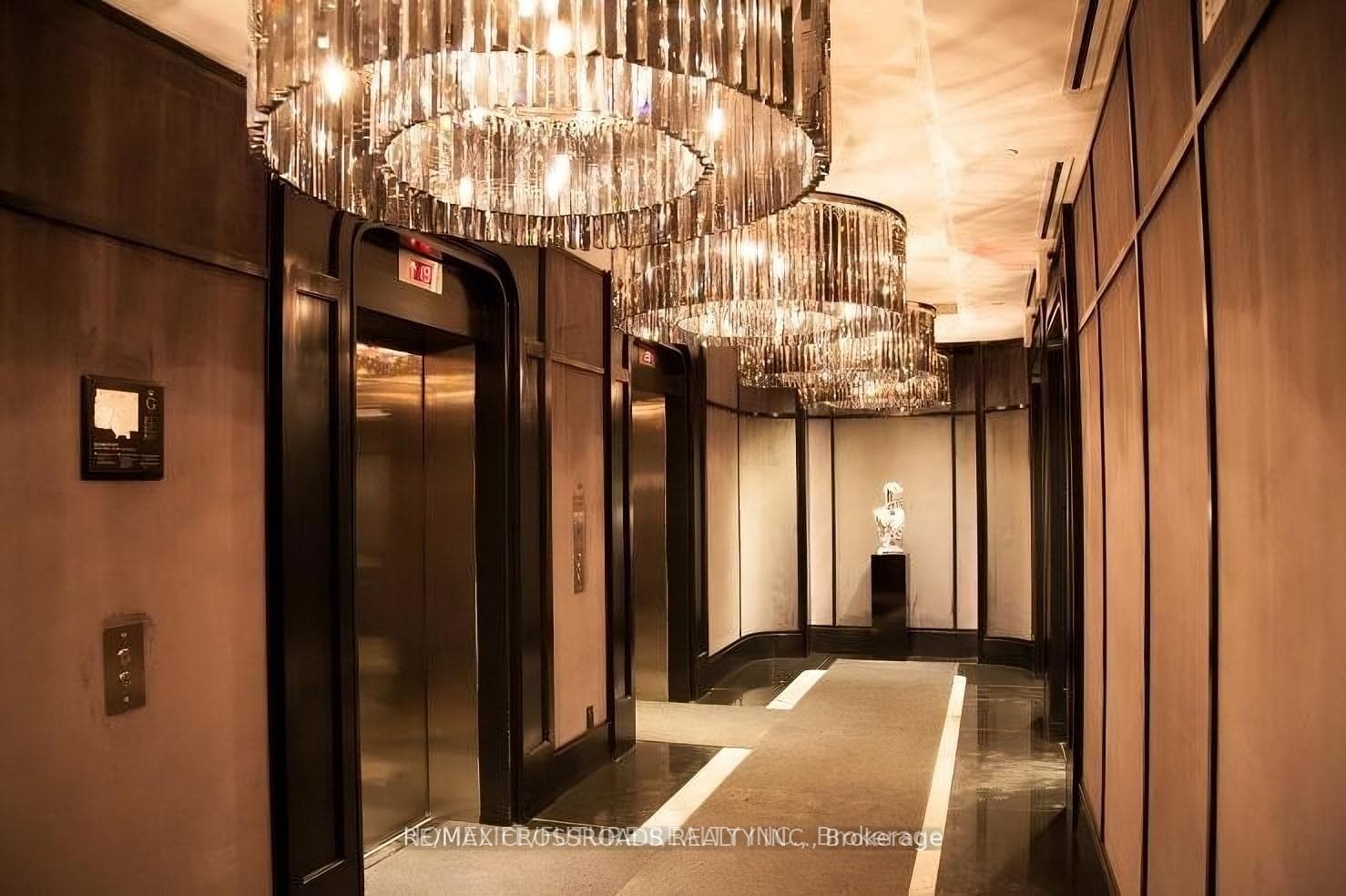 88 Blue Jays Way Unit 1308 - Condo photo 2 of 11 in Downtown Toronto / Waterfront, Ontario