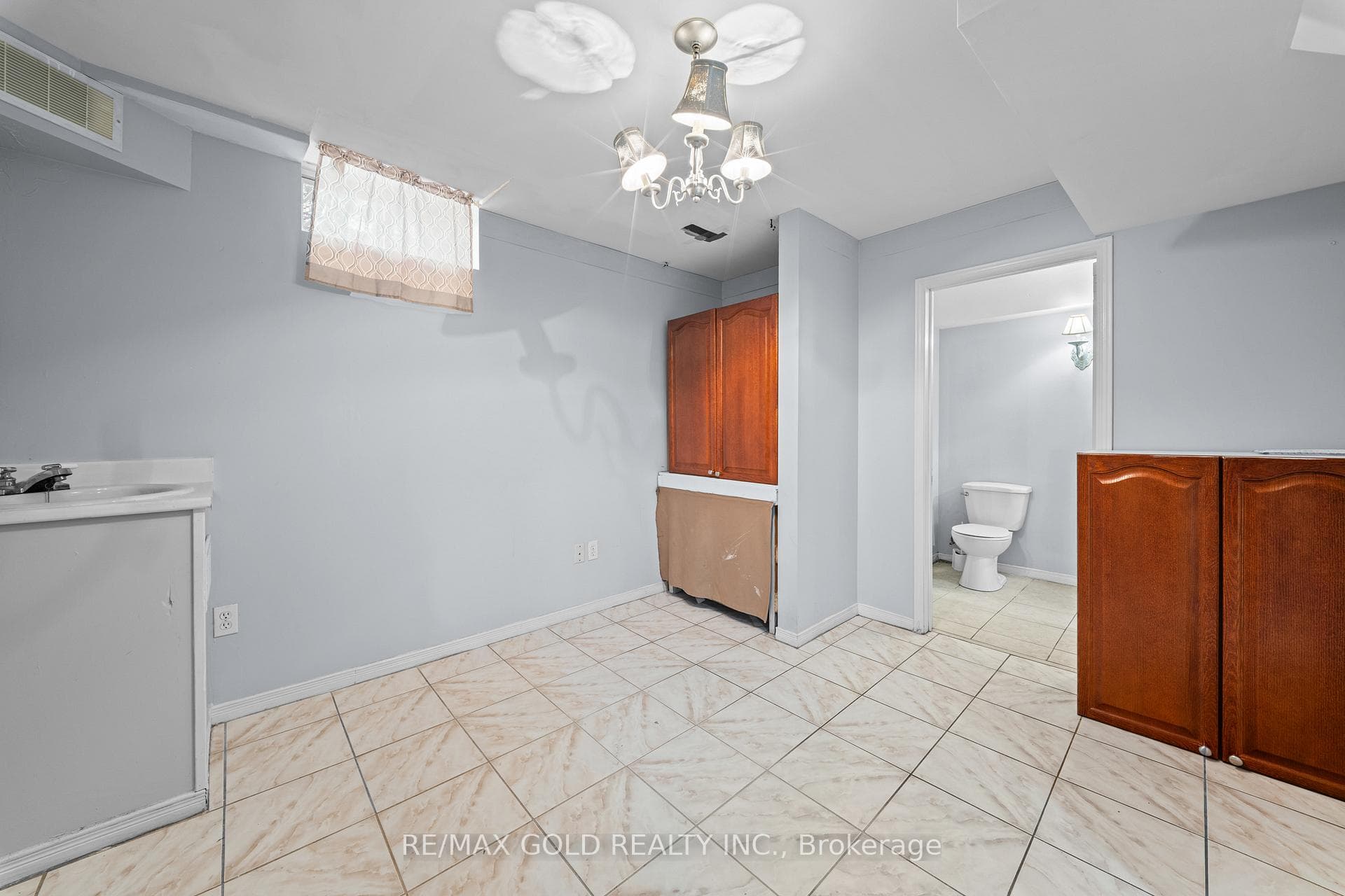 15 Revelstoke Place - Semi-Detached photo 42 of 49 in Brampton, Ontario