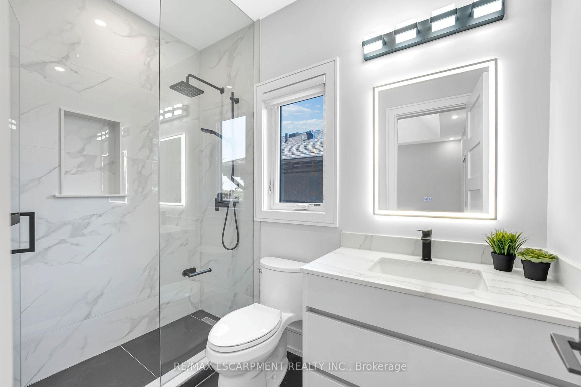 221 Morden Road - Detached photo 33 of 49 in Oakville, Ontario