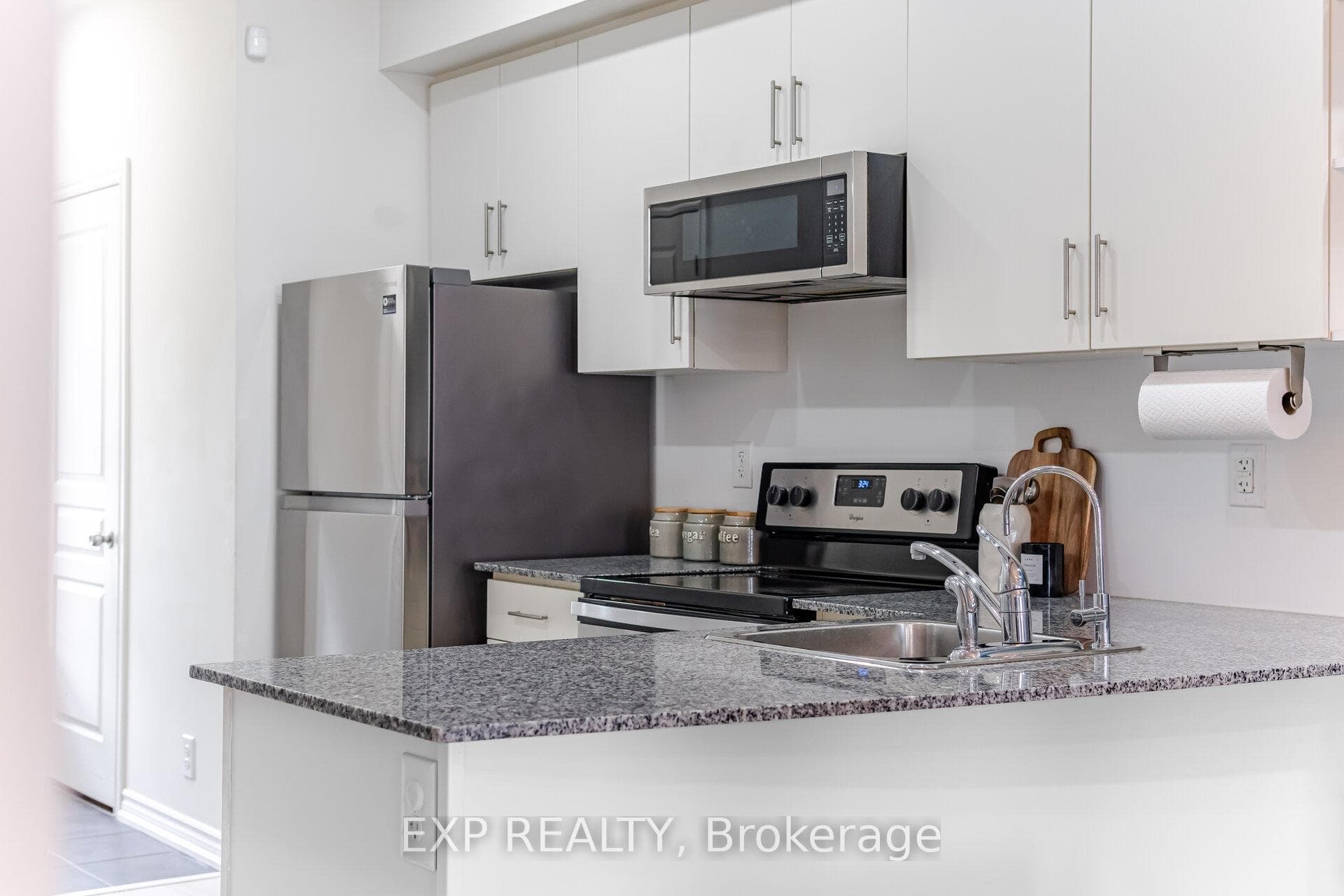 110 Caledonia Park Road Unit 2 - Condo photo 8 of 38 in Keelesdale / Eglinton West, Ontario