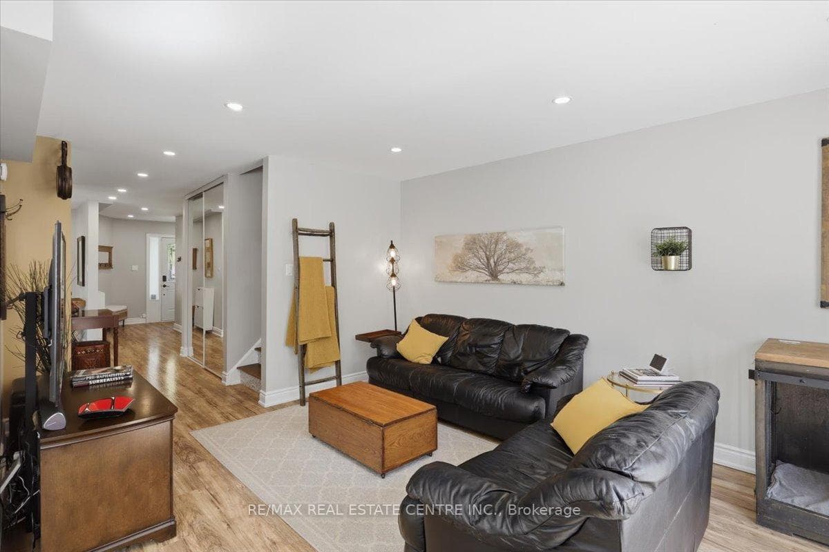 315 Woodlawn Crescent - Detached photo 15 of 47 in Milton, Ontario