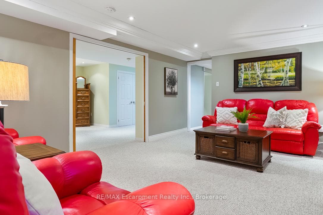 214 MAPLE GROVE Drive - Detached photo 31 of 49 in Oakville, Ontario