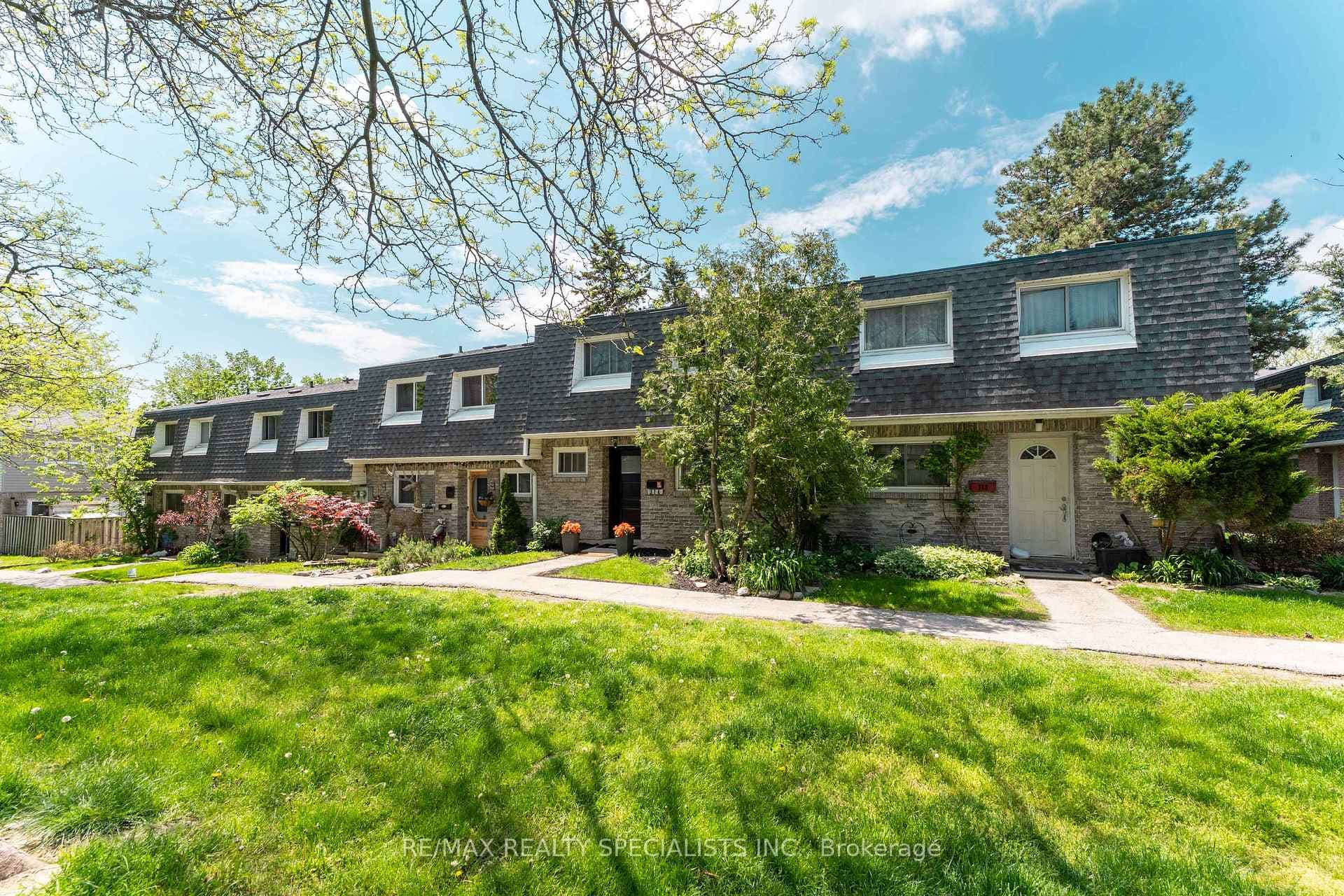 2050 Upper Middle Road Unit 114 - Condo photo 2 of 46 in Burlington, Ontario